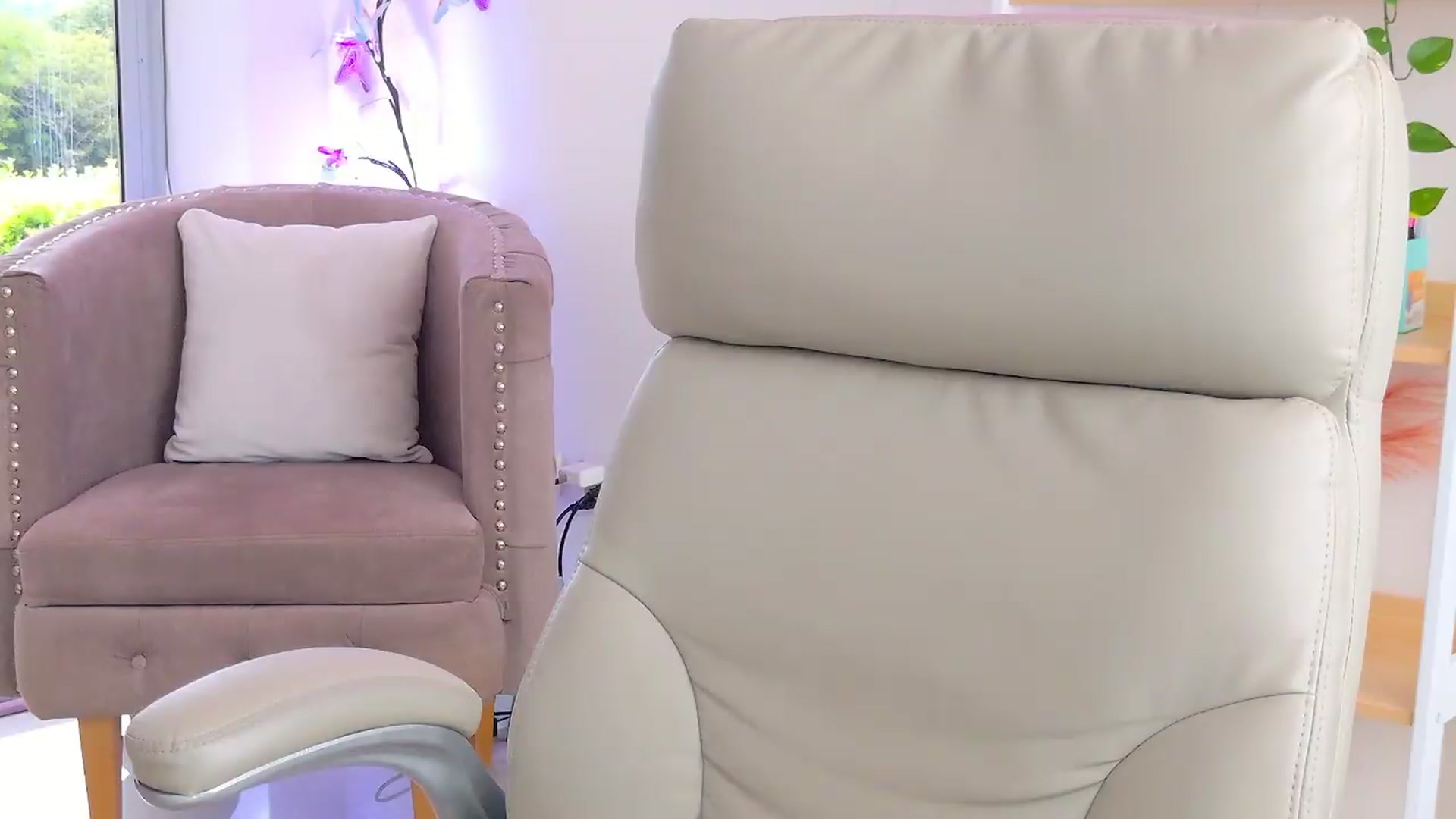Gallery image thumbnail from KIMBERLY___'s myfreecams stream on, 06/14/2026, 16:16 image 16 of 20