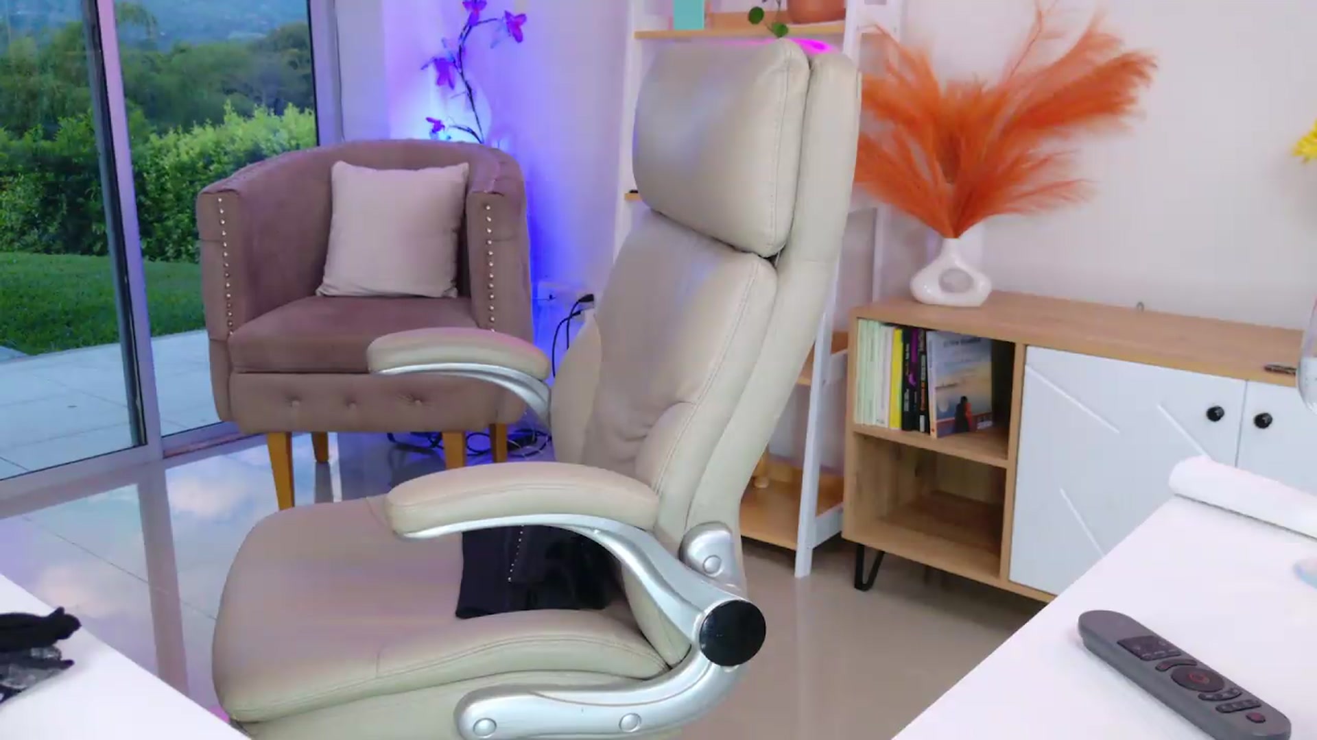 Gallery image thumbnail from KIMBERLY___'s myfreecams stream on, 07/13/2026, 23:59 image 11 of 20