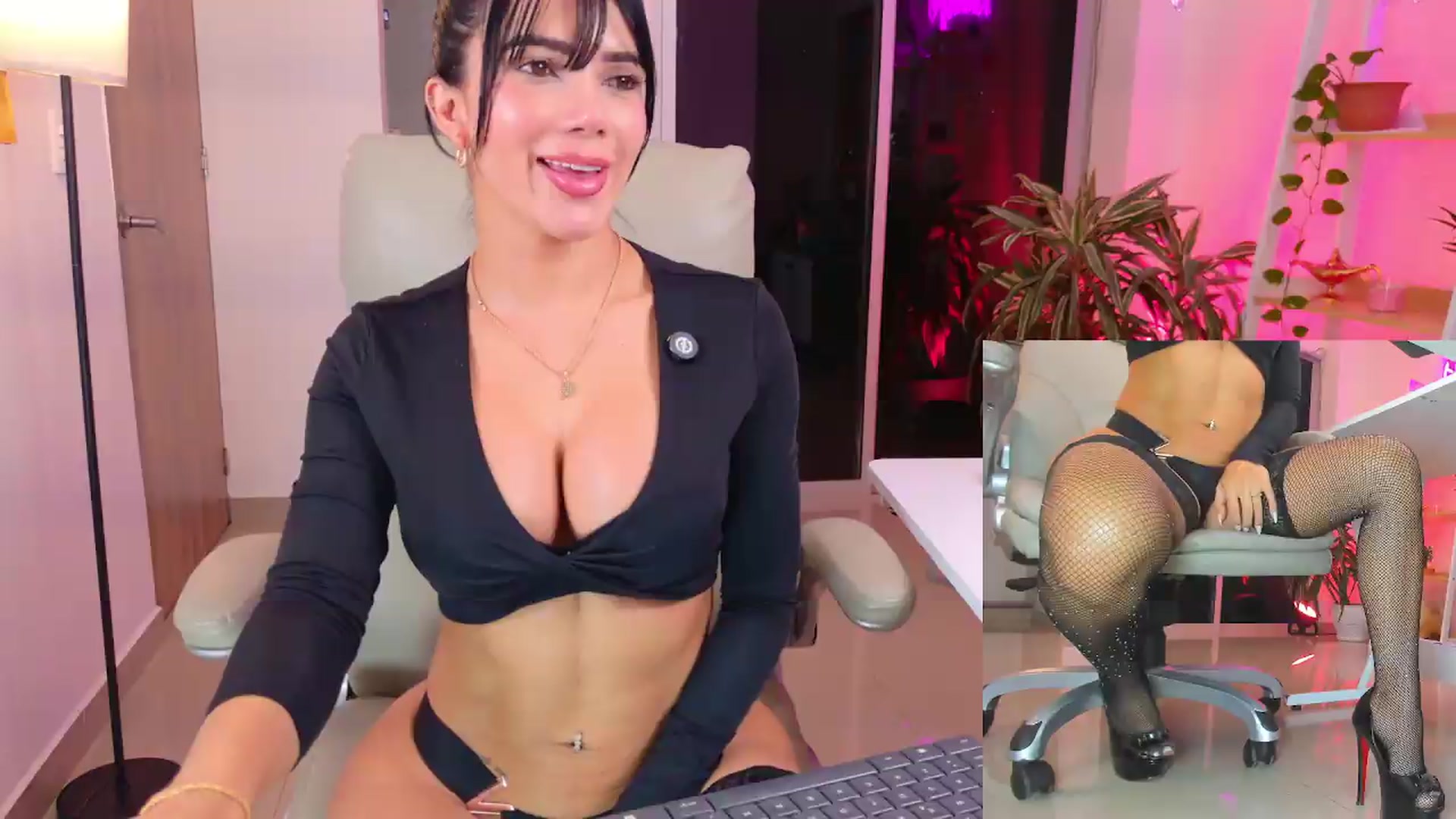 Gallery image thumbnail from KIMBERLY___'s myfreecams stream on, 08/10/2026, 24:43 image 16 of 20