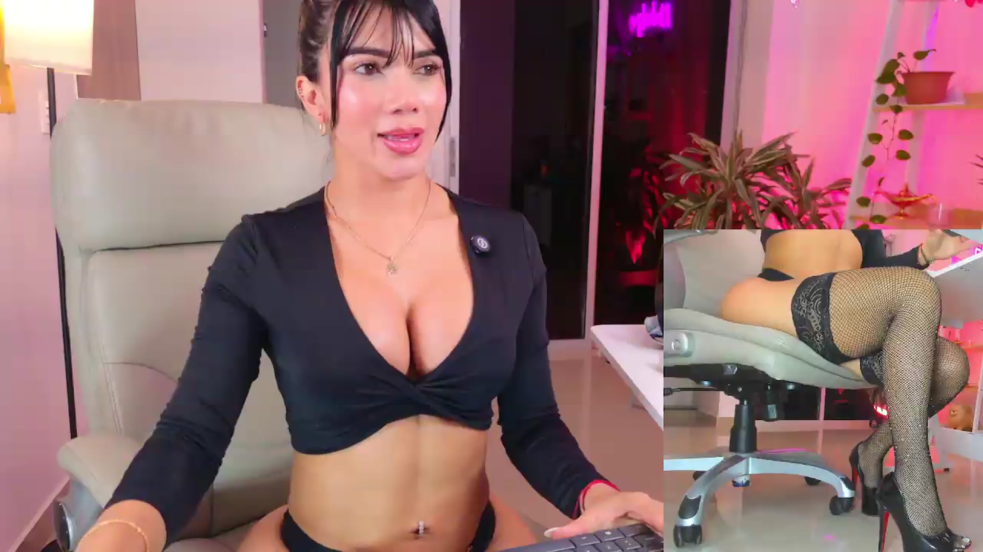 Gallery image thumbnail from KIMBERLY___'s myfreecams stream on, 08/10/2026, 24:43 image 9 of 20