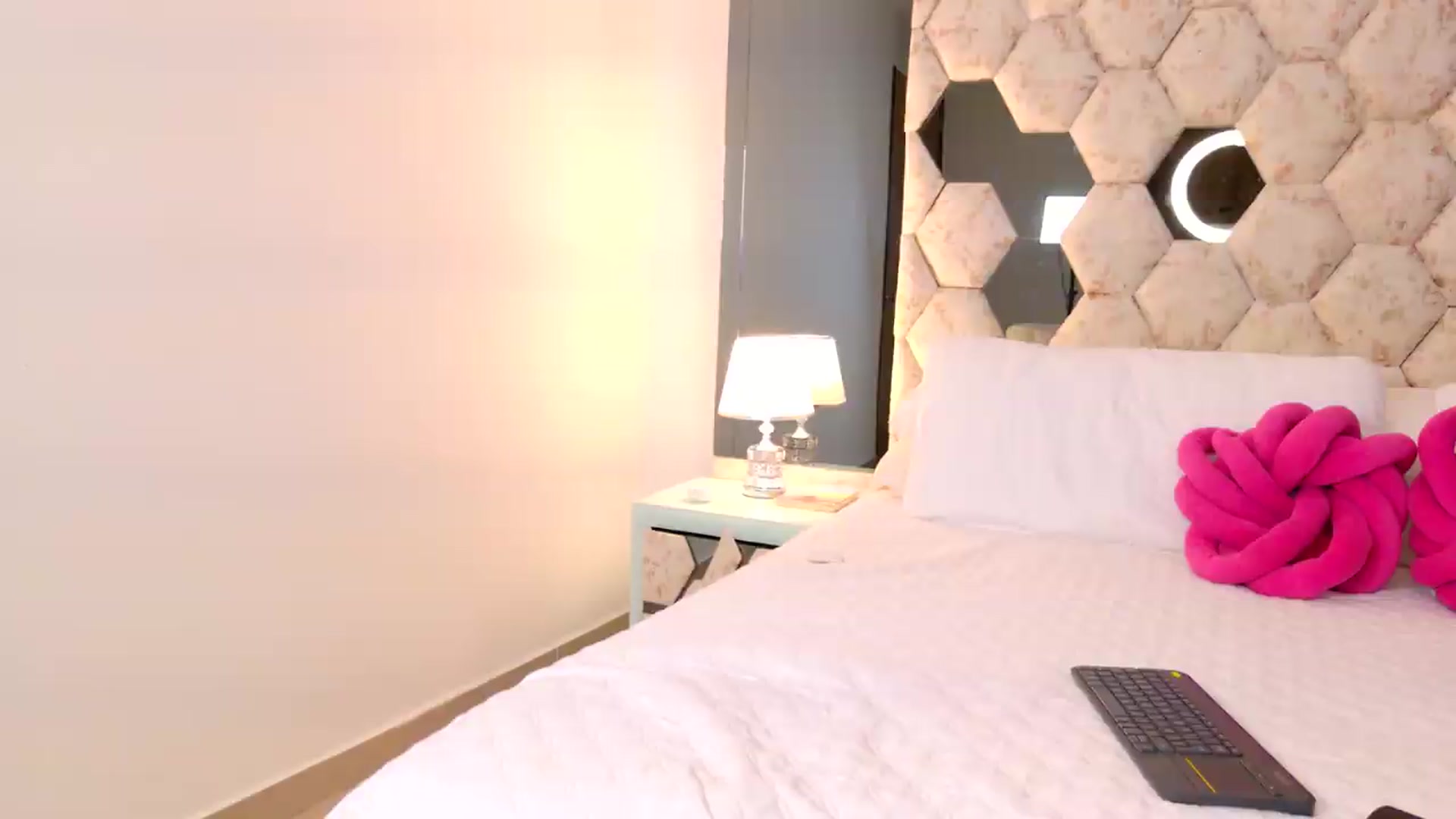 Gallery image thumbnail from KIMBERLY___'s myfreecams stream on, 08/18/2026, 24:02 image 11 of 20