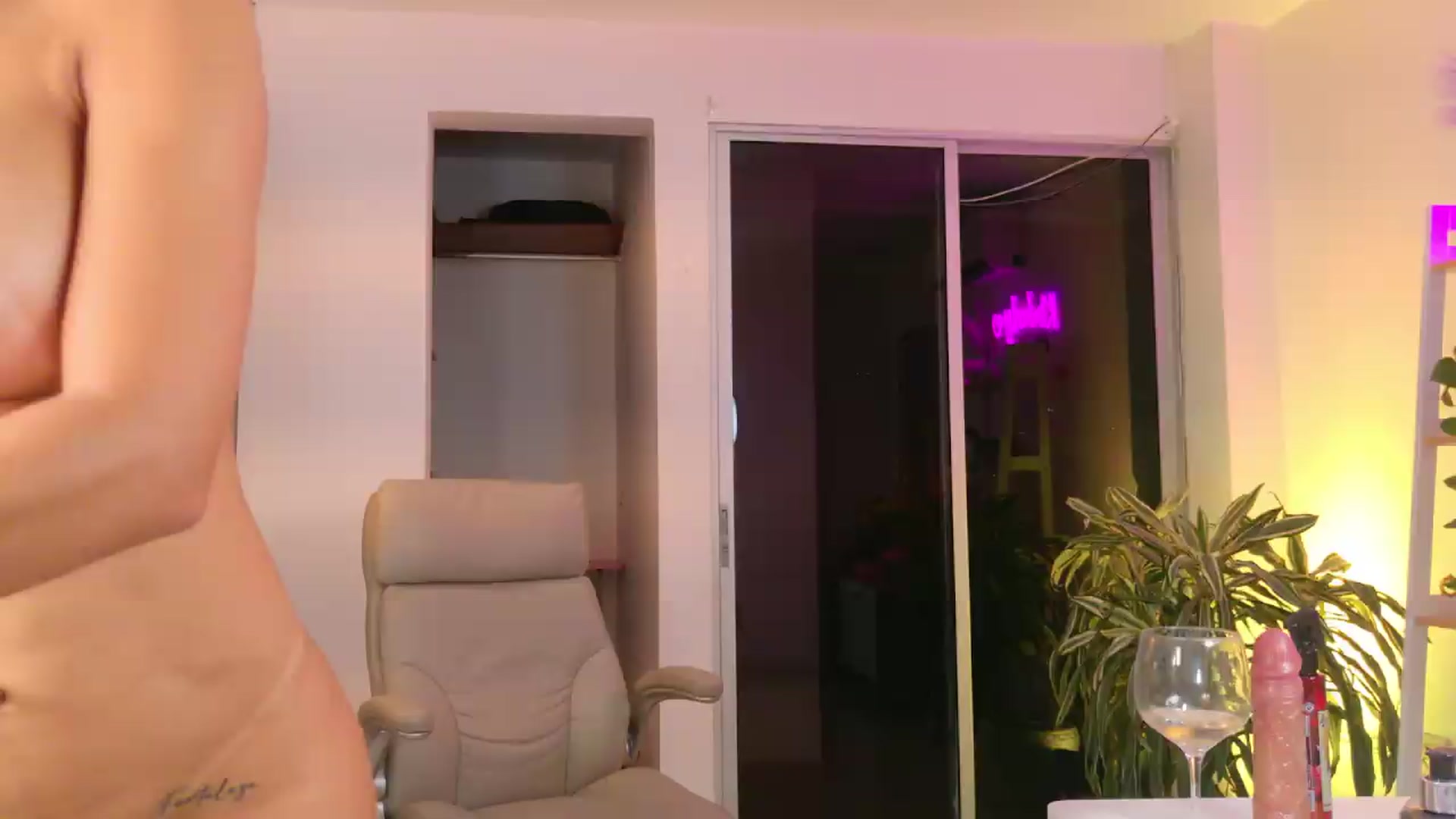 Gallery image thumbnail from KIMBERLY___'s myfreecams stream on, 09/04/2026, 24:10 image 20 of 20