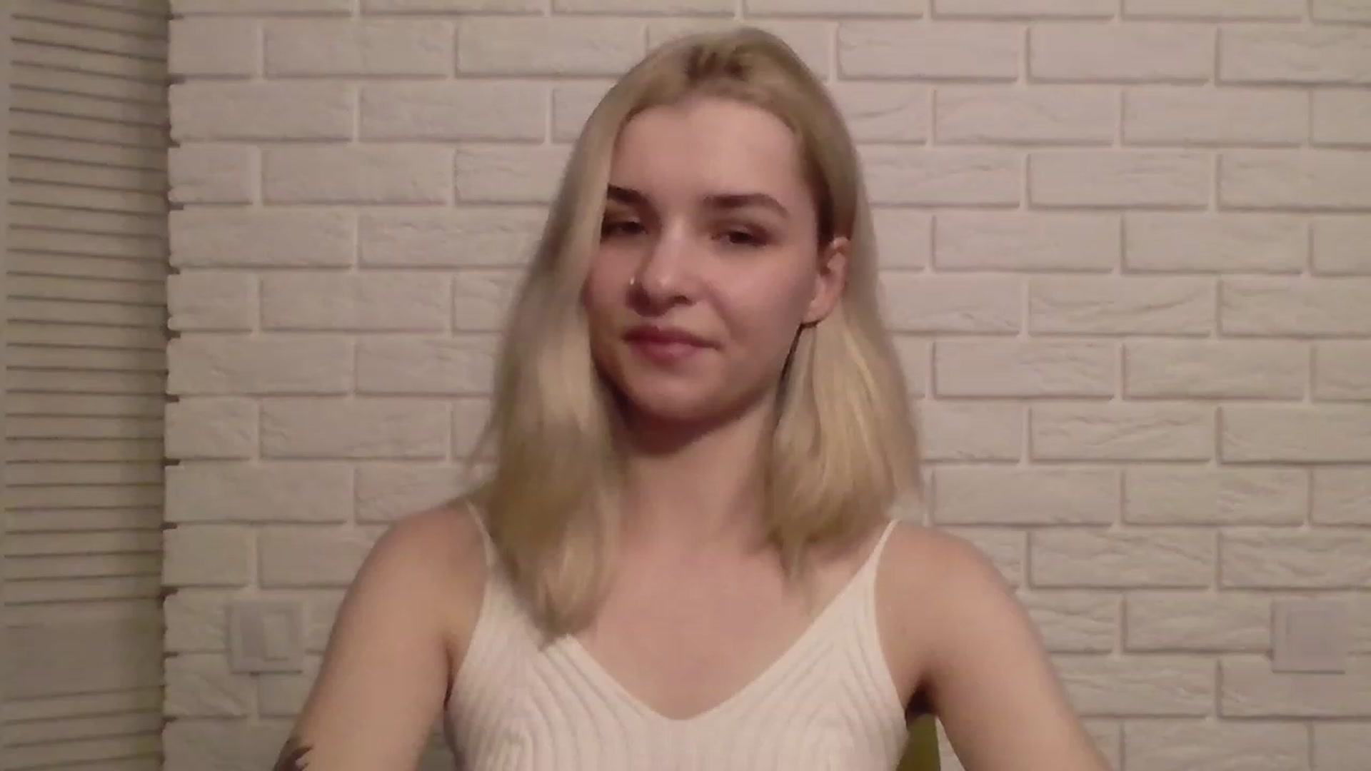 Gallery image thumbnail from KISSFM103's myfreecams stream on, 05/24/2023, 19:03 image 18 of 20