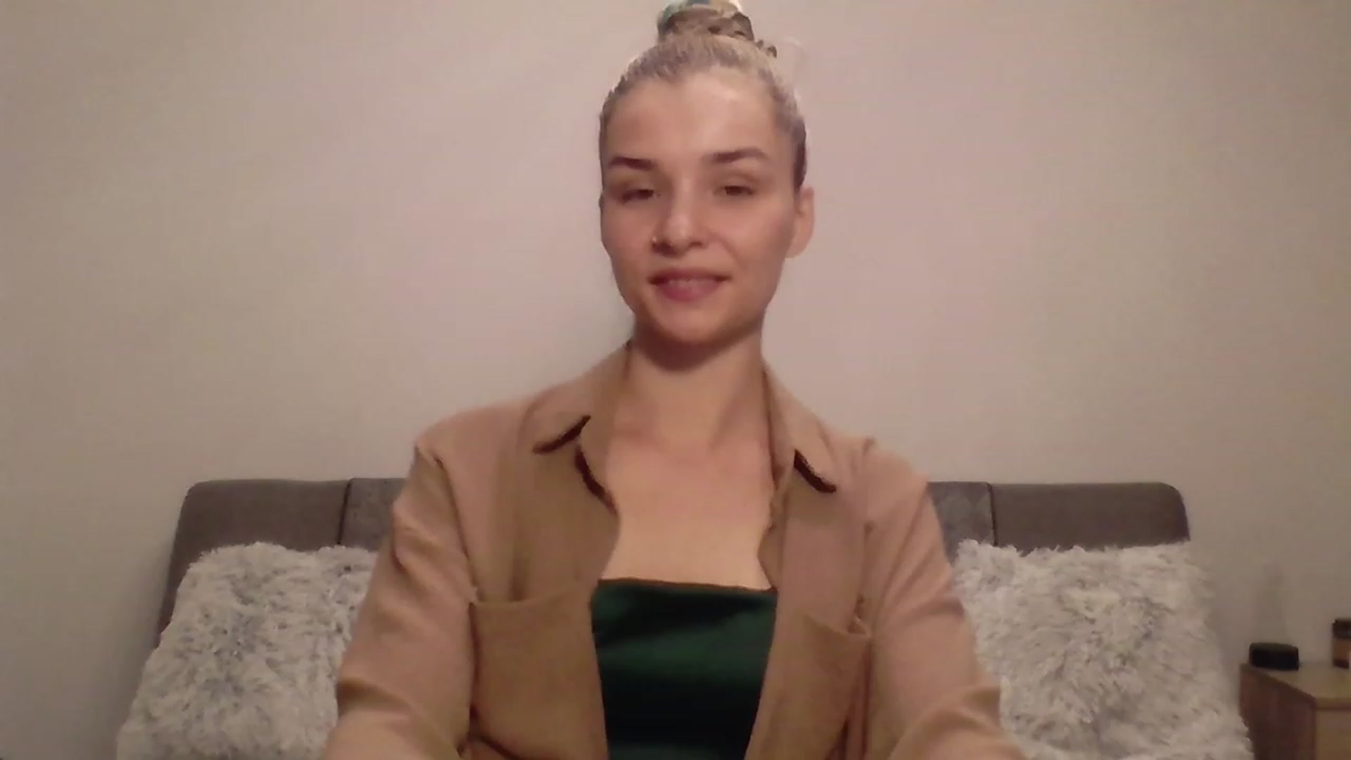 Gallery image thumbnail from KISSFM103's myfreecams stream on, 06/18/2023, 19:18 image 6 of 20