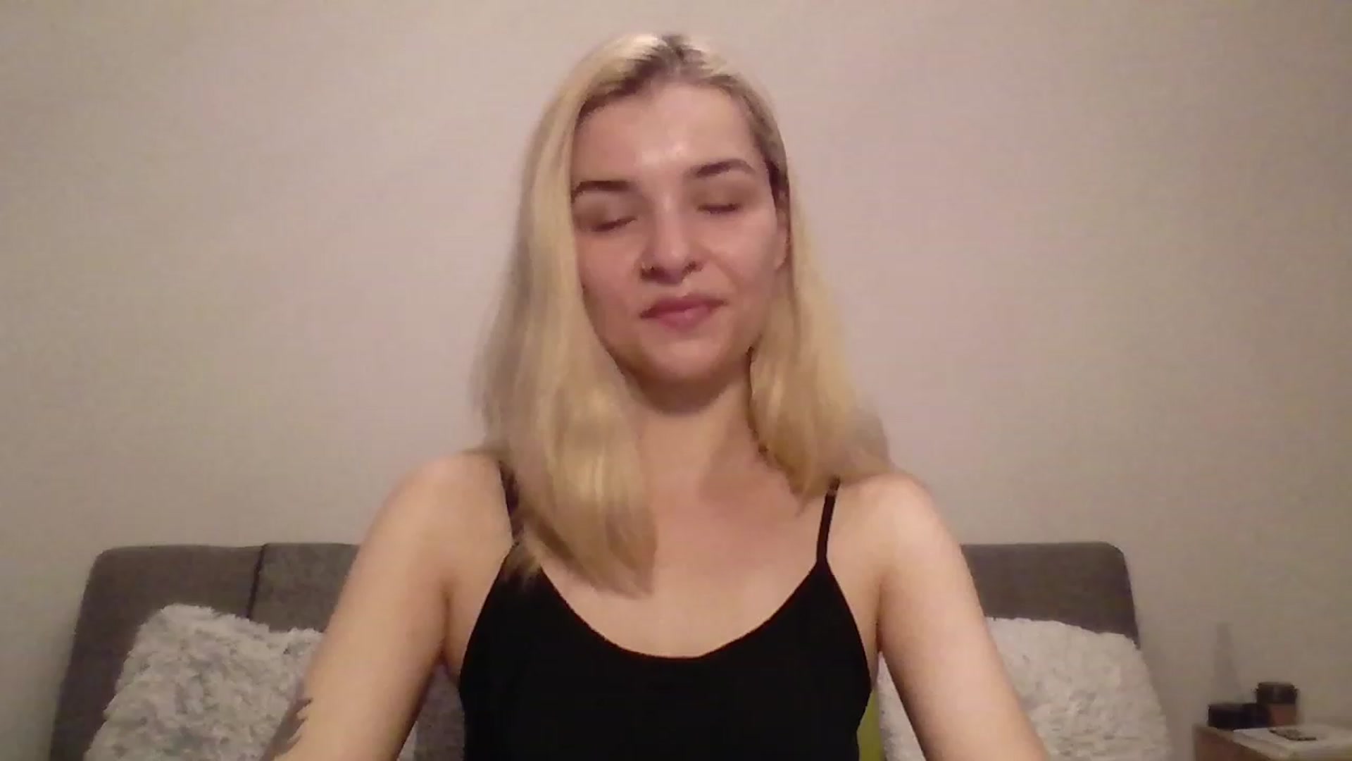 Gallery image thumbnail from KISSFM103's myfreecams stream on, 06/25/2023, 17:57 image 17 of 20