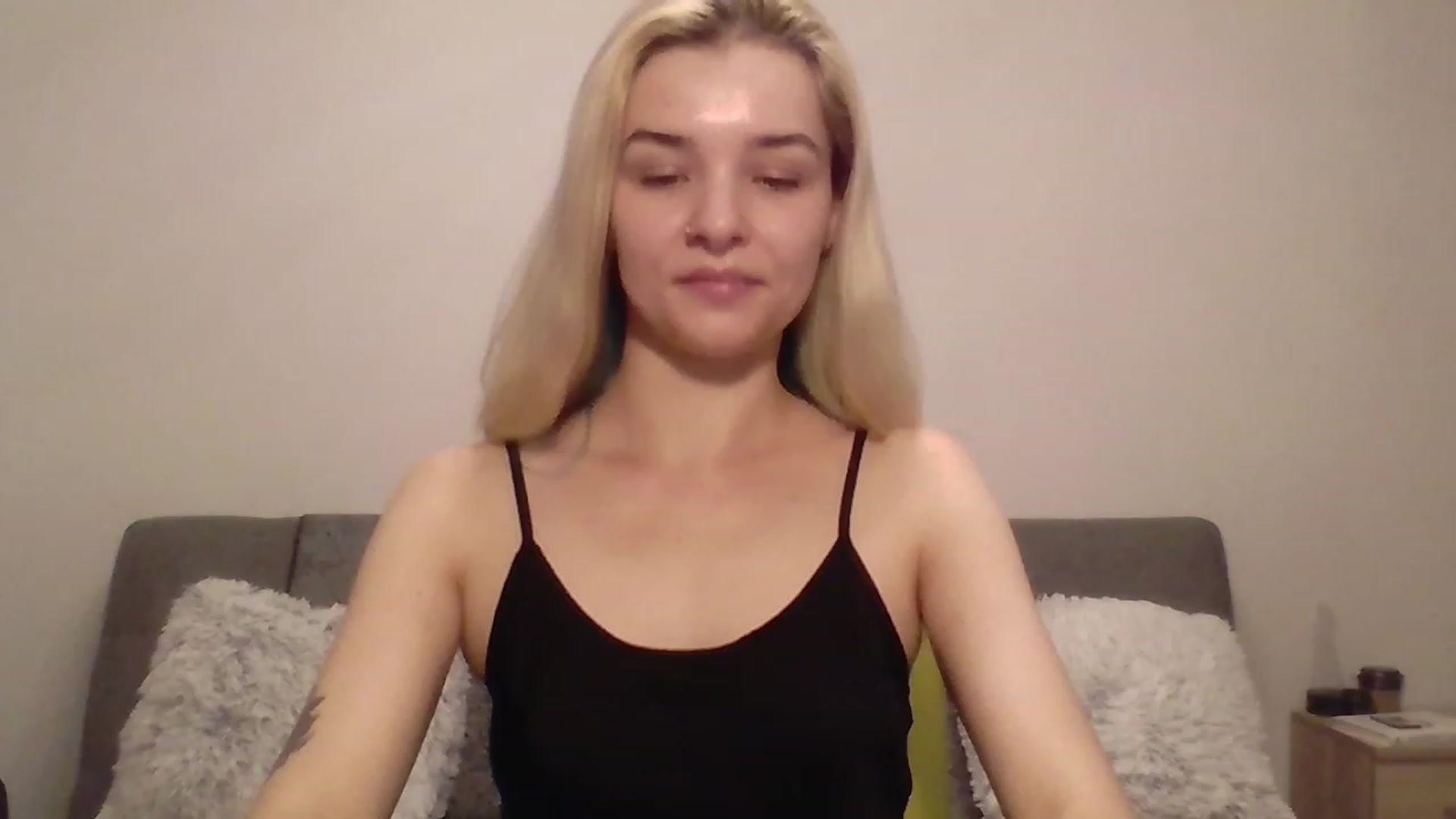 Gallery image thumbnail from KISSFM103's myfreecams stream on, 06/25/2023, 19:29 image 15 of 20