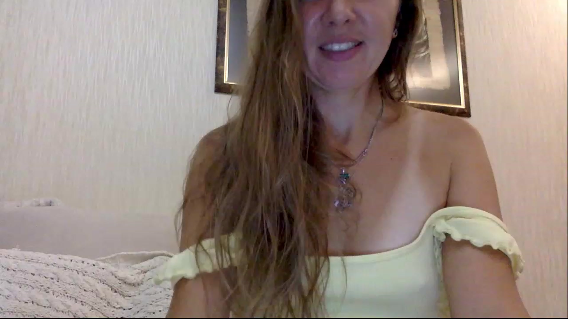 Gallery image thumbnail from KITTENGER's myfreecams stream on, 11/14/2022, 15:56 image 12 of 20