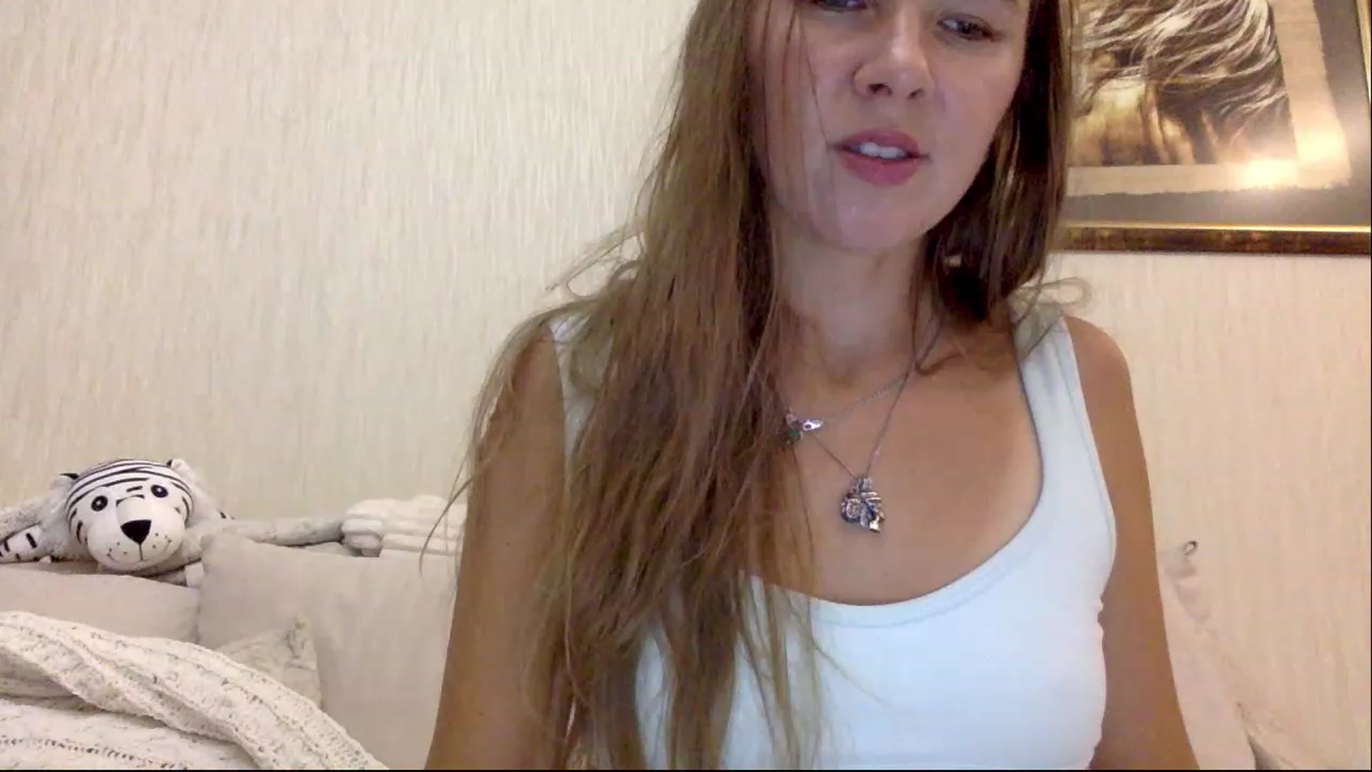Gallery image thumbnail from KITTENGER's myfreecams stream on, 11/17/2022, 23:45 image 1 of 20