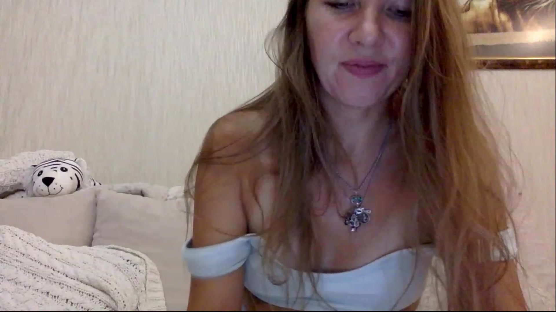 Gallery image thumbnail from KITTENGER's myfreecams stream on, 11/18/2022, 15:14 image 15 of 20