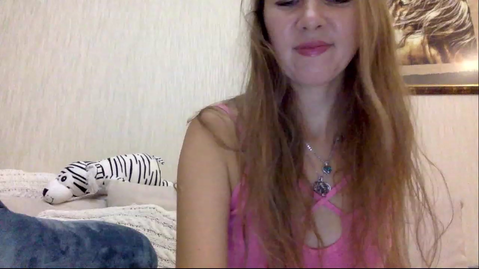 Gallery image thumbnail from KITTENGER's myfreecams stream on, 11/19/2022, 15:57 image 3 of 20