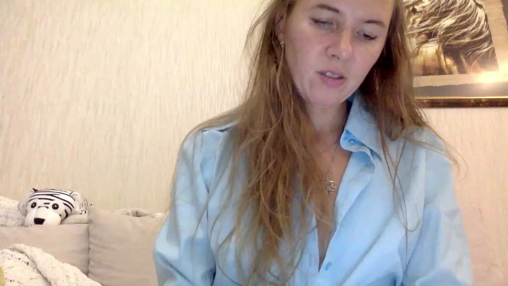 Gallery image thumbnail from KITTENGER's myfreecams stream on, 11/24/2022, 23:22 image 10 of 20