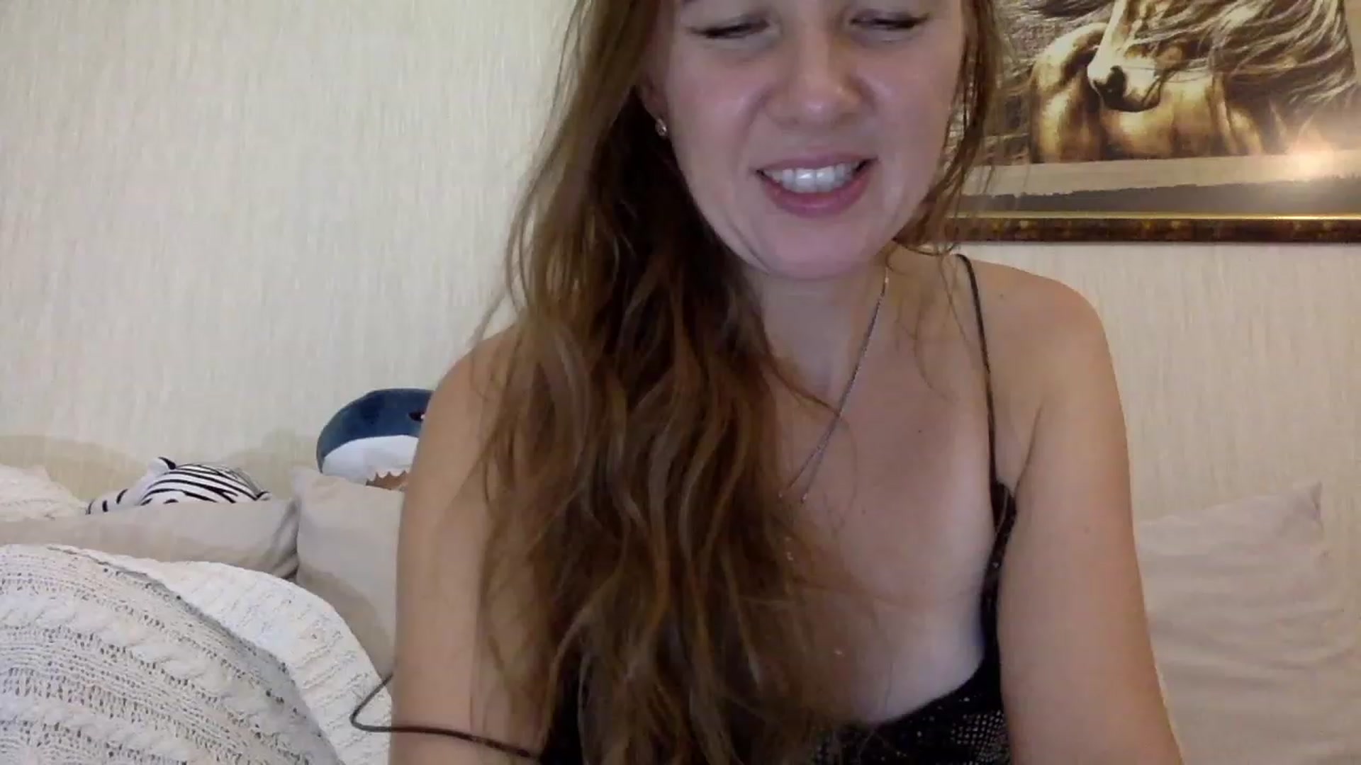 Gallery image thumbnail from KITTENGER's myfreecams stream on, 12/25/2022, 24:04 image 18 of 20