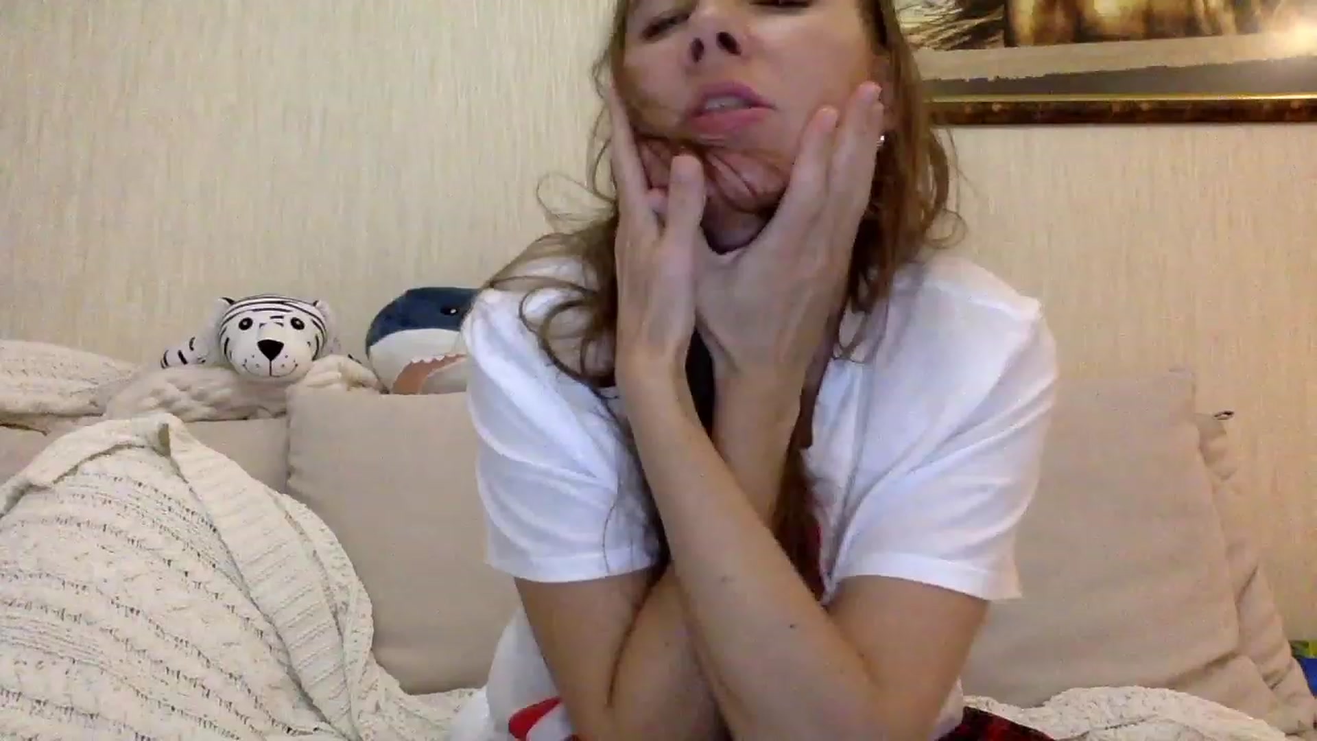 Gallery image thumbnail from KITTENGER's myfreecams stream on, 01/02/2023, 13:00 image 11 of 20