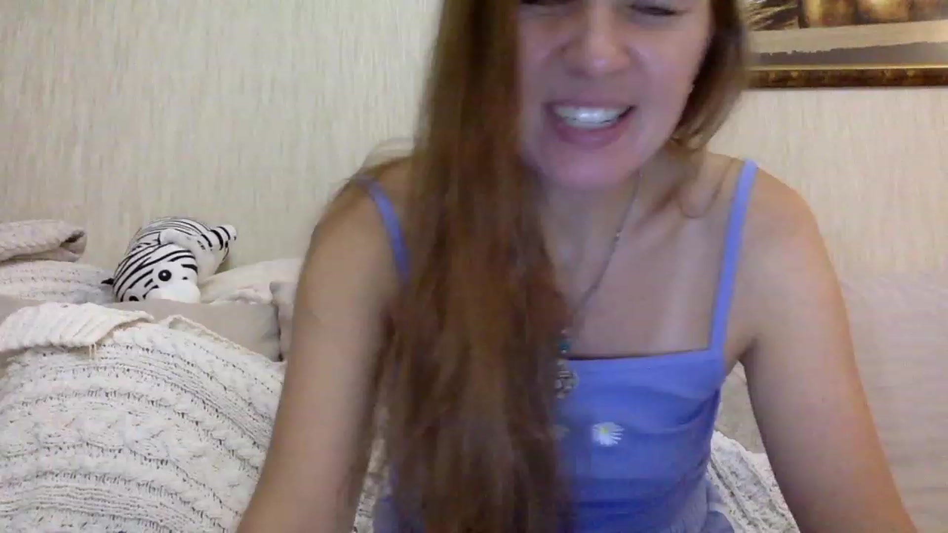Gallery image thumbnail from KITTENGER's myfreecams stream on, 01/03/2023, 14:34 image 17 of 20