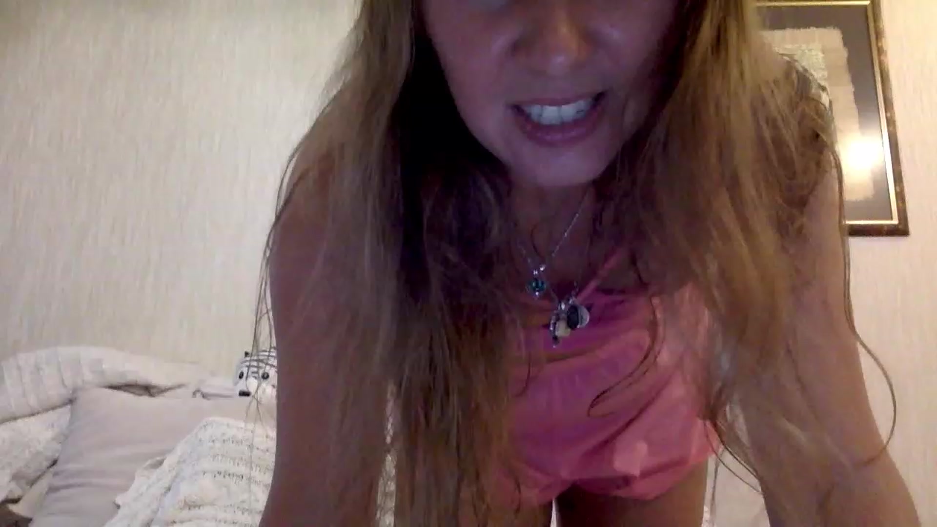 Gallery image thumbnail from KITTENGER's myfreecams stream on, 05/20/2023, 17:02 image 6 of 20