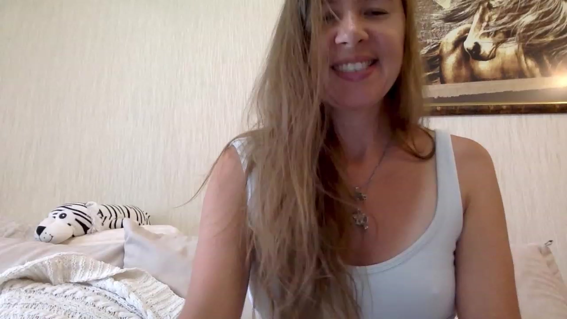 Gallery image thumbnail from KITTENGER's myfreecams stream on, 06/19/2023, 12:36 image 19 of 20