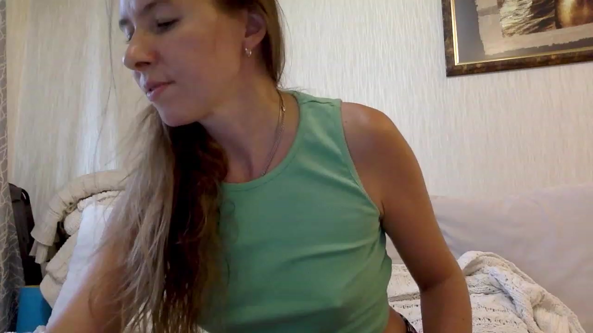 Gallery image thumbnail from KITTENGER's myfreecams stream on, 08/14/2023, 13:35 image 9 of 20