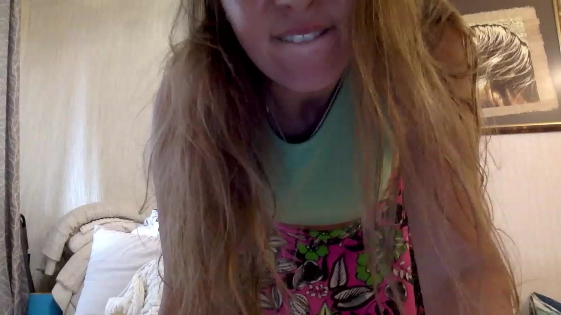 Gallery image thumbnail from KITTENGER's myfreecams stream on, 08/14/2023, 13:35 image 14 of 20