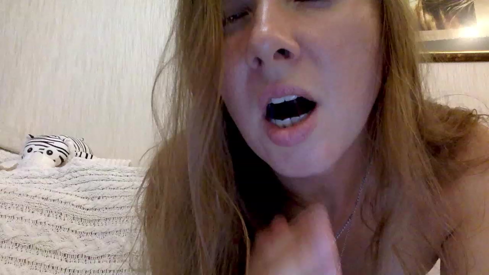 Gallery image thumbnail from KITTENGER's myfreecams stream on, 08/26/2023, 17:21 image 3 of 20