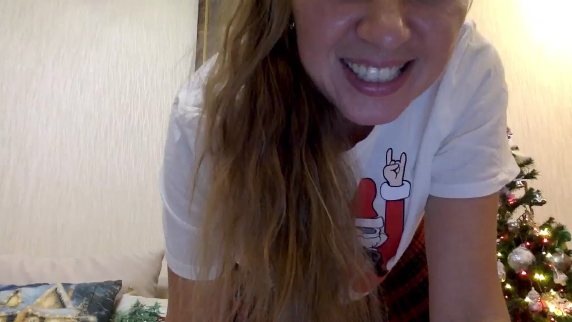 Gallery image thumbnail from KITTENGER's myfreecams stream on, 12/25/2024, 12:23 image 16 of 20
