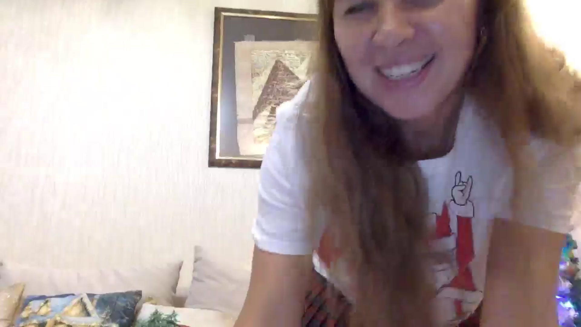 Gallery image thumbnail from KITTENGER's myfreecams stream on, 12/25/2024, 12:23 image 13 of 20