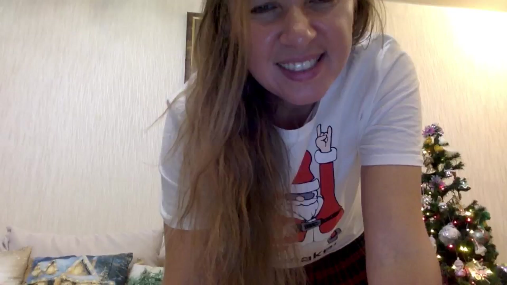 Gallery image thumbnail from KITTENGER's myfreecams stream on, 12/25/2024, 12:23 image 17 of 20