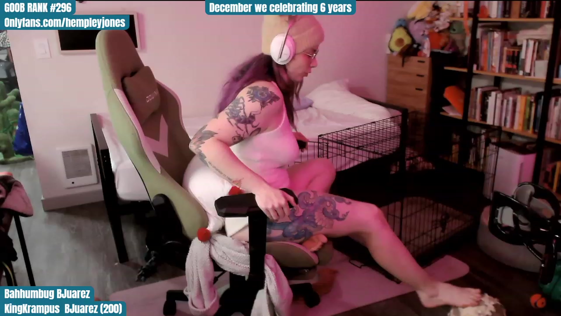 Gallery image thumbnail from KRAMPUSSY's myfreecams stream on, 12/09/2023, 02:04 image 16 of 20