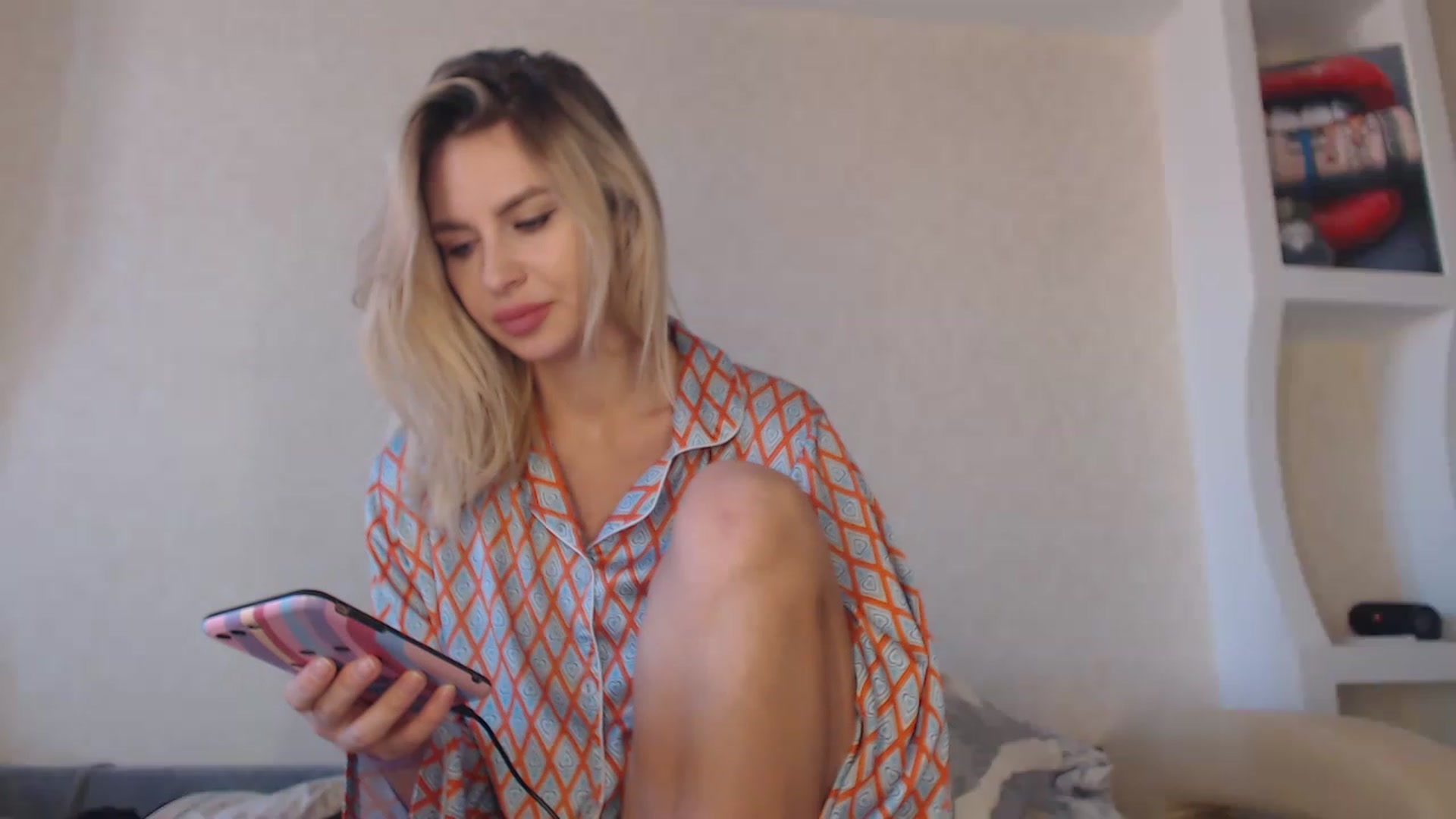 Gallery image thumbnail from KRISLITE's myfreecams stream on, 11/23/2022, 08:49 image 17 of 20
