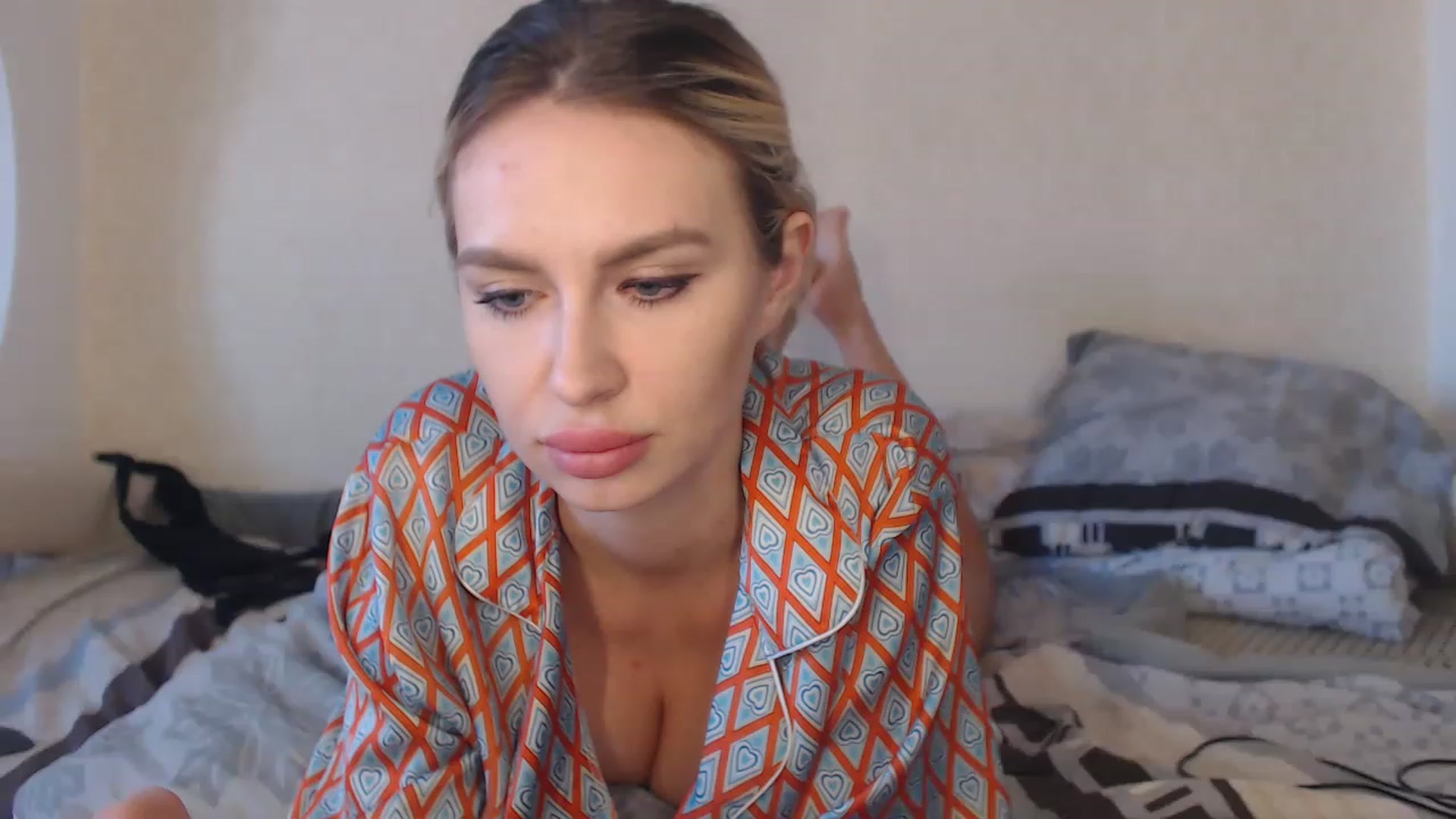 Gallery image thumbnail from KRISLITE's myfreecams stream on, 11/23/2022, 09:56 image 6 of 20