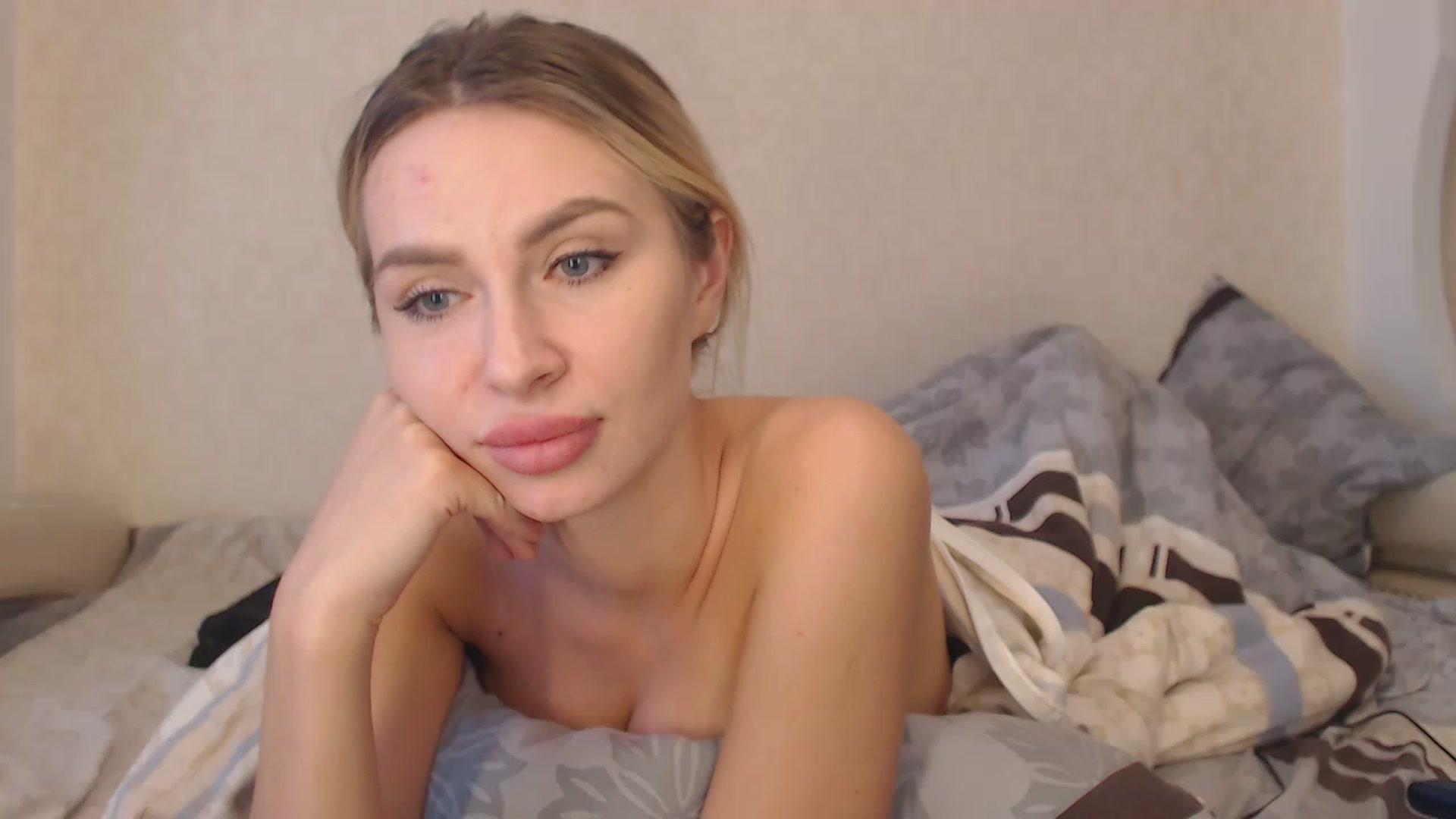 Gallery image thumbnail from KRISLITE's myfreecams stream on, 11/27/2022, 08:02 image 16 of 20
