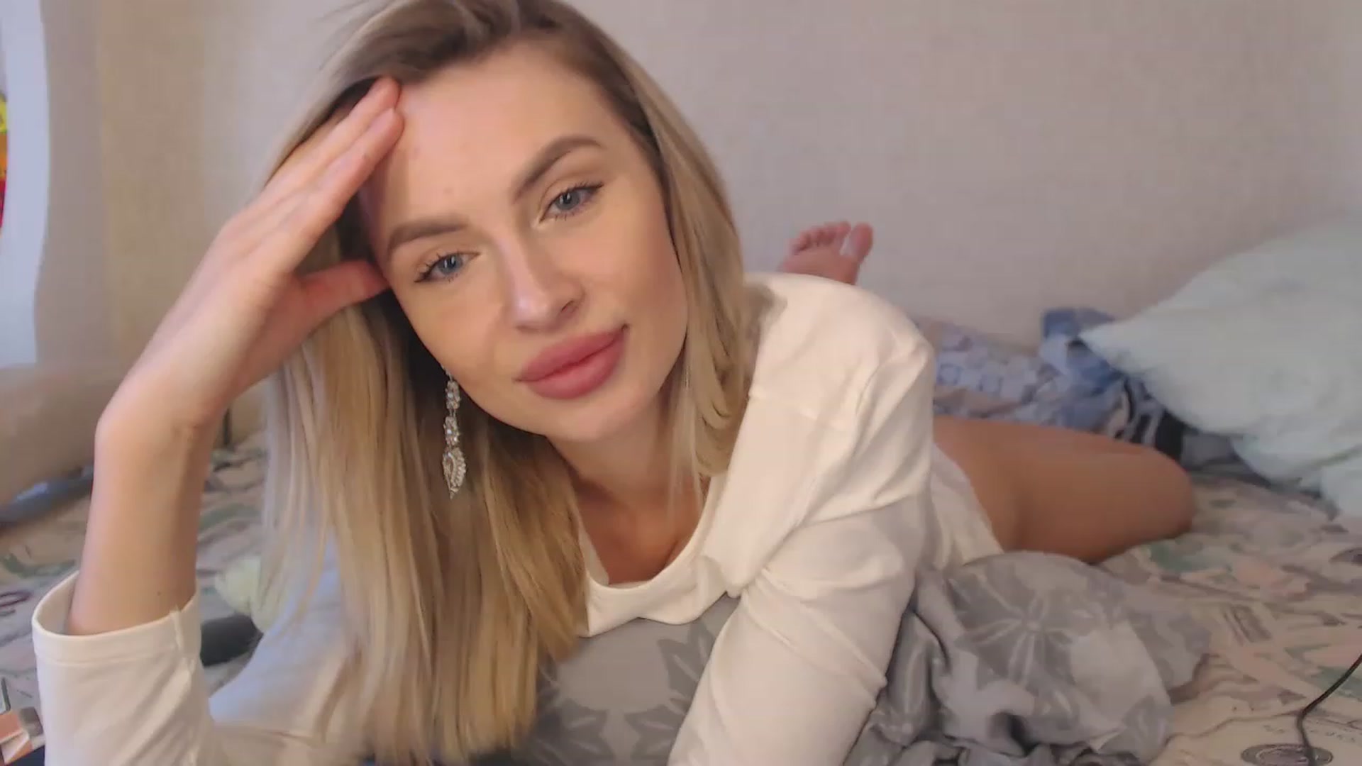 Gallery image thumbnail from KRISLITE's myfreecams stream on, 12/25/2022, 07:57 image 17 of 20