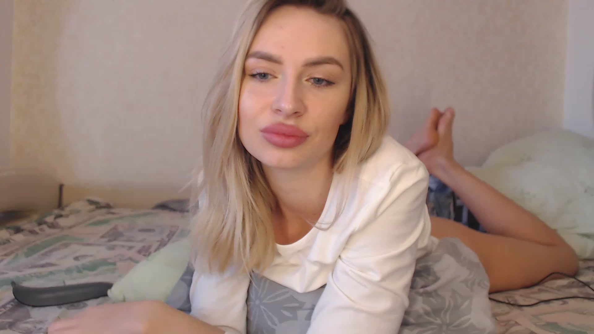 Gallery image thumbnail from KRISLITE's myfreecams stream on, 12/25/2022, 07:57 image 9 of 20