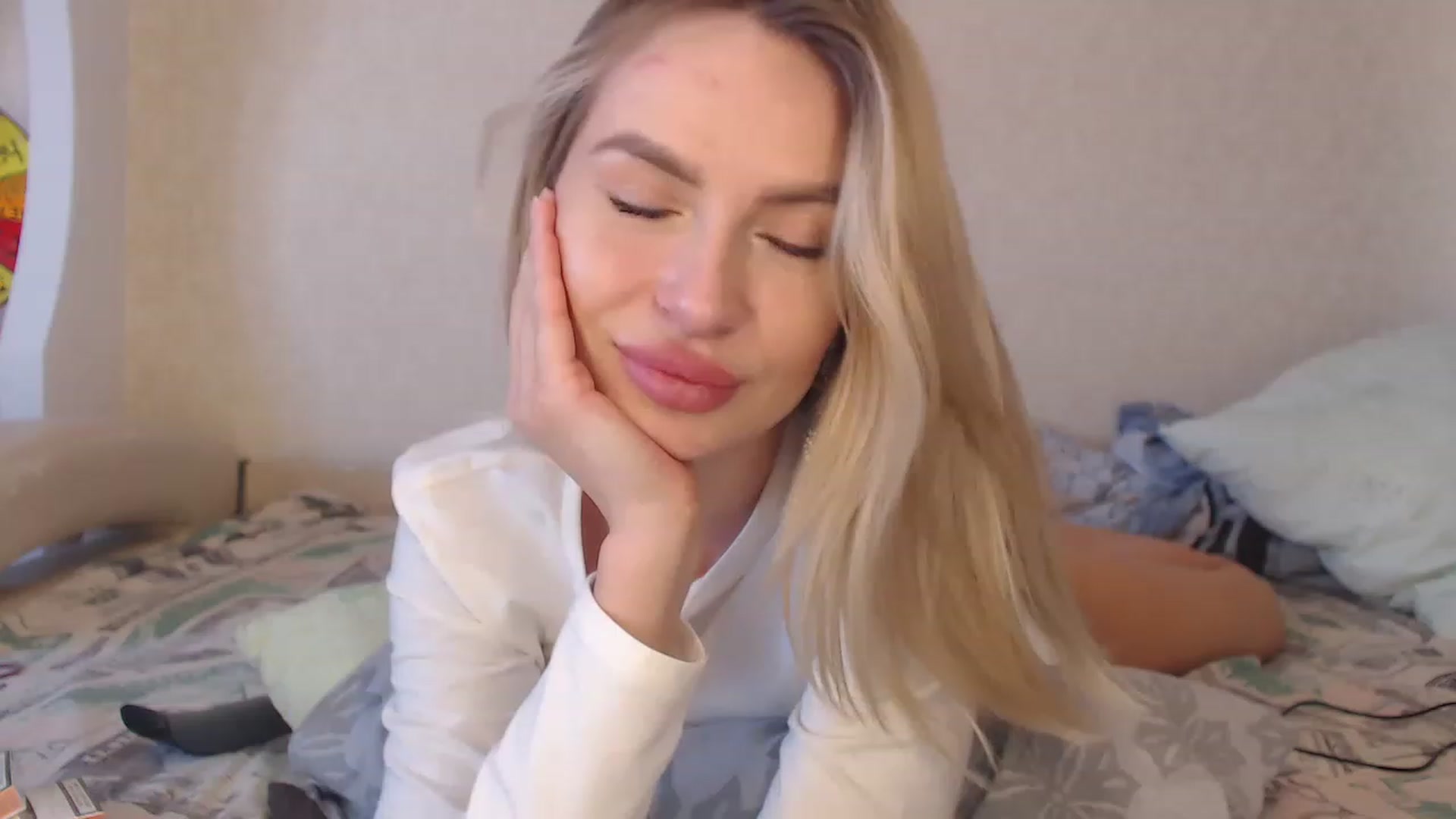 Gallery image thumbnail from KRISLITE's myfreecams stream on, 12/25/2022, 07:57 image 14 of 20