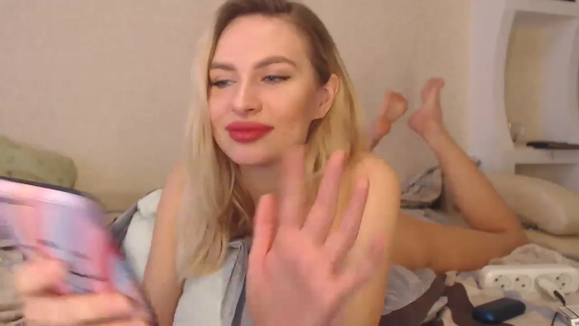 Gallery image thumbnail from KRISLITE's myfreecams stream on, 01/03/2023, 07:49 image 15 of 20