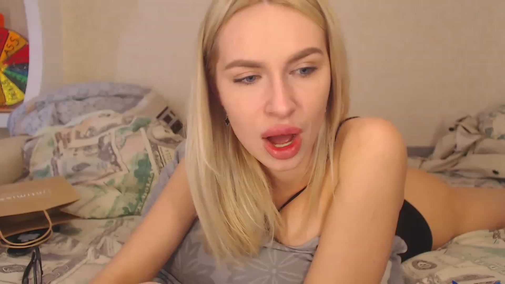 Gallery image thumbnail from KRISLITE's myfreecams stream on, 03/08/2023, 08:33 image 10 of 20