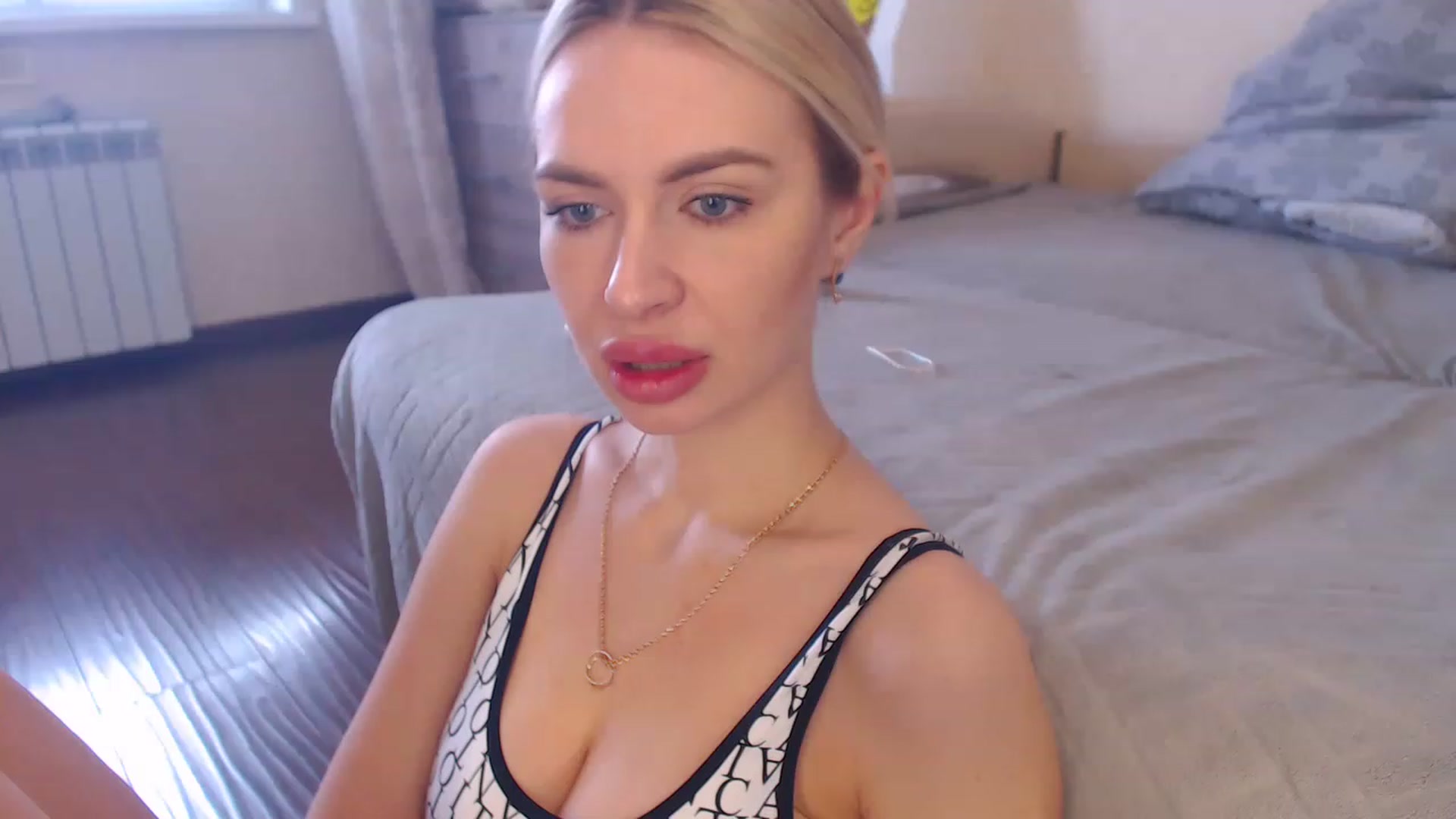 Gallery image thumbnail from KRISLITE's myfreecams stream on, 03/23/2023, 07:46 image 11 of 20