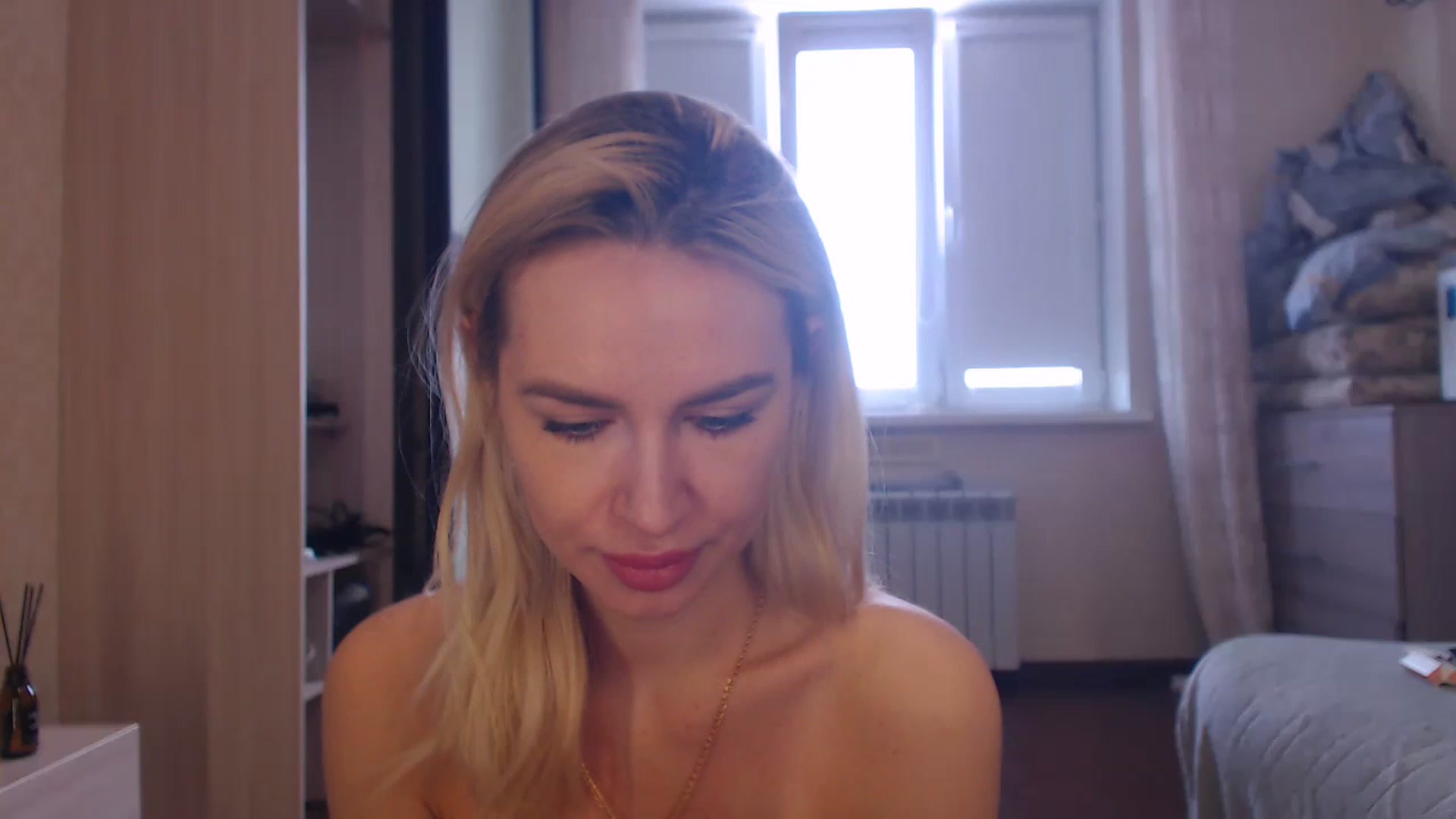Gallery image thumbnail from KRISLITE's myfreecams stream on, 03/23/2023, 07:46 image 8 of 20