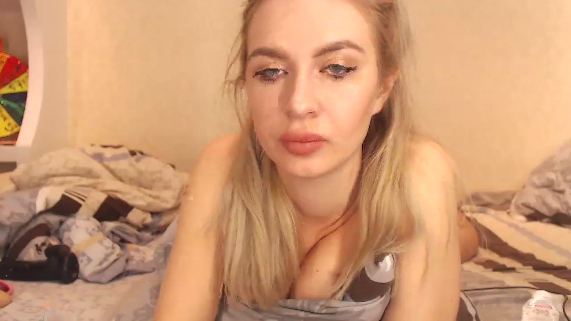 Gallery image thumbnail from KRISLITE's myfreecams stream on, 03/25/2023, 15:54 image 19 of 20