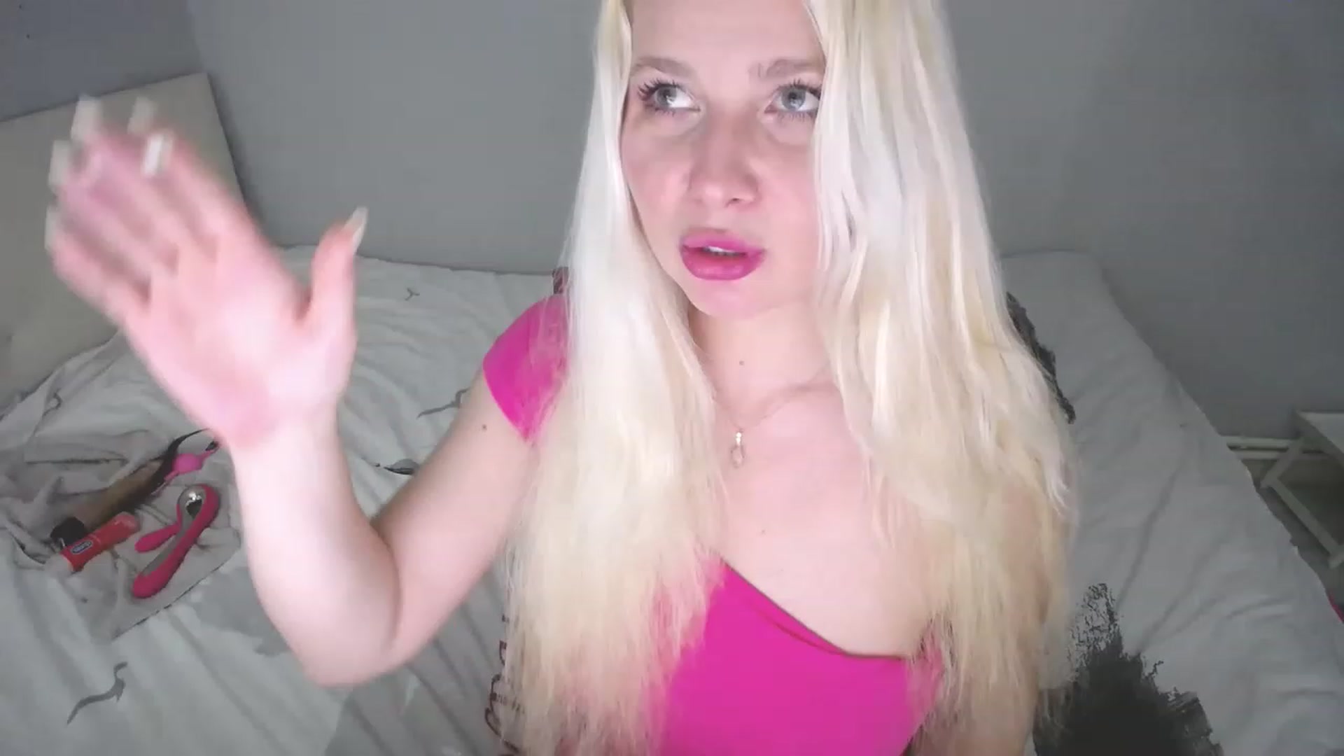 Gallery image thumbnail from KRISTEN_777's myfreecams stream on, 05/30/2023, 23:12 image 14 of 20