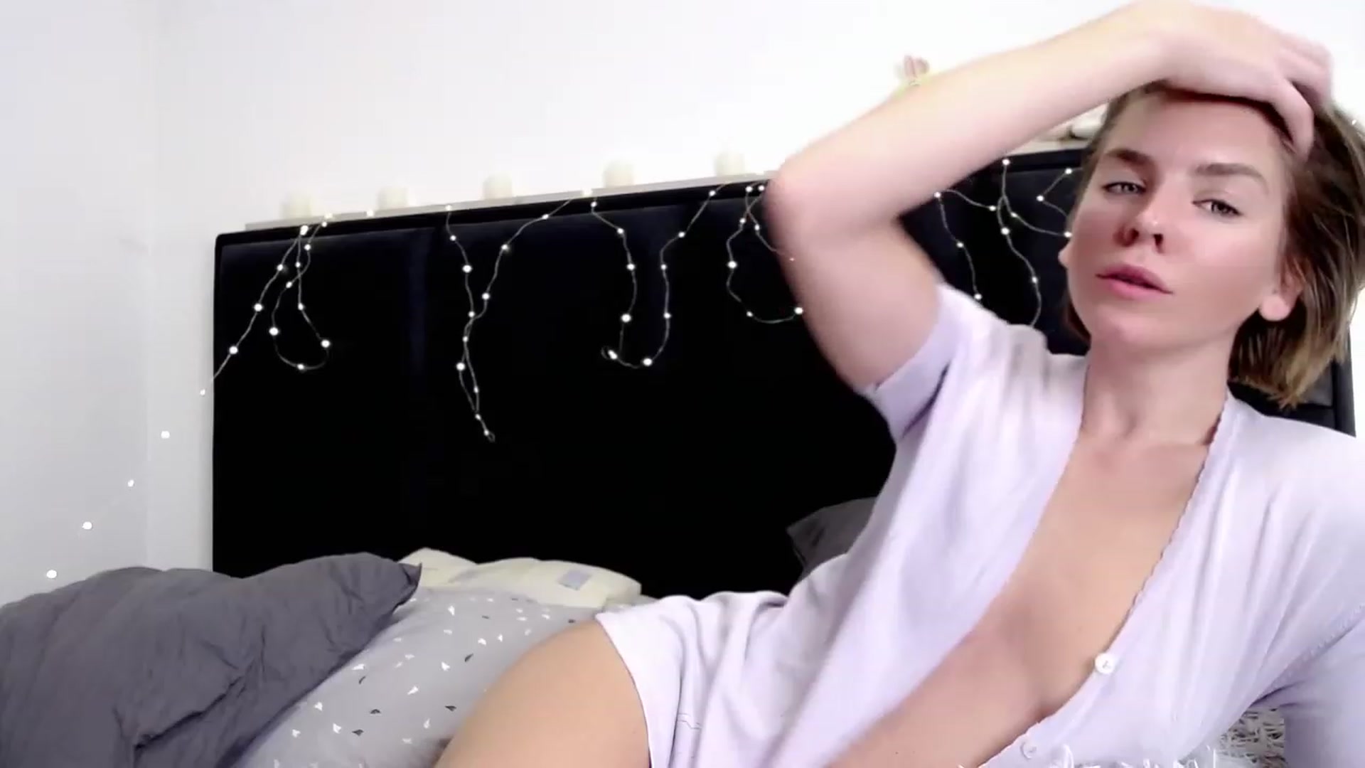 Gallery image thumbnail from K_I_A's myfreecams stream on, 11/28/2022, 19:12 image 16 of 20