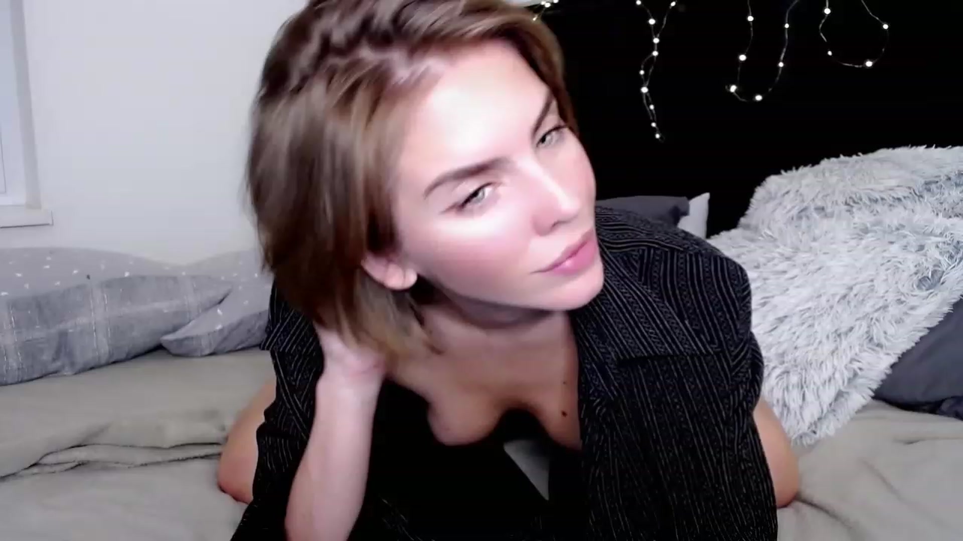 Gallery image thumbnail from K_I_A's myfreecams stream on, 12/01/2022, 19:53 image 10 of 20