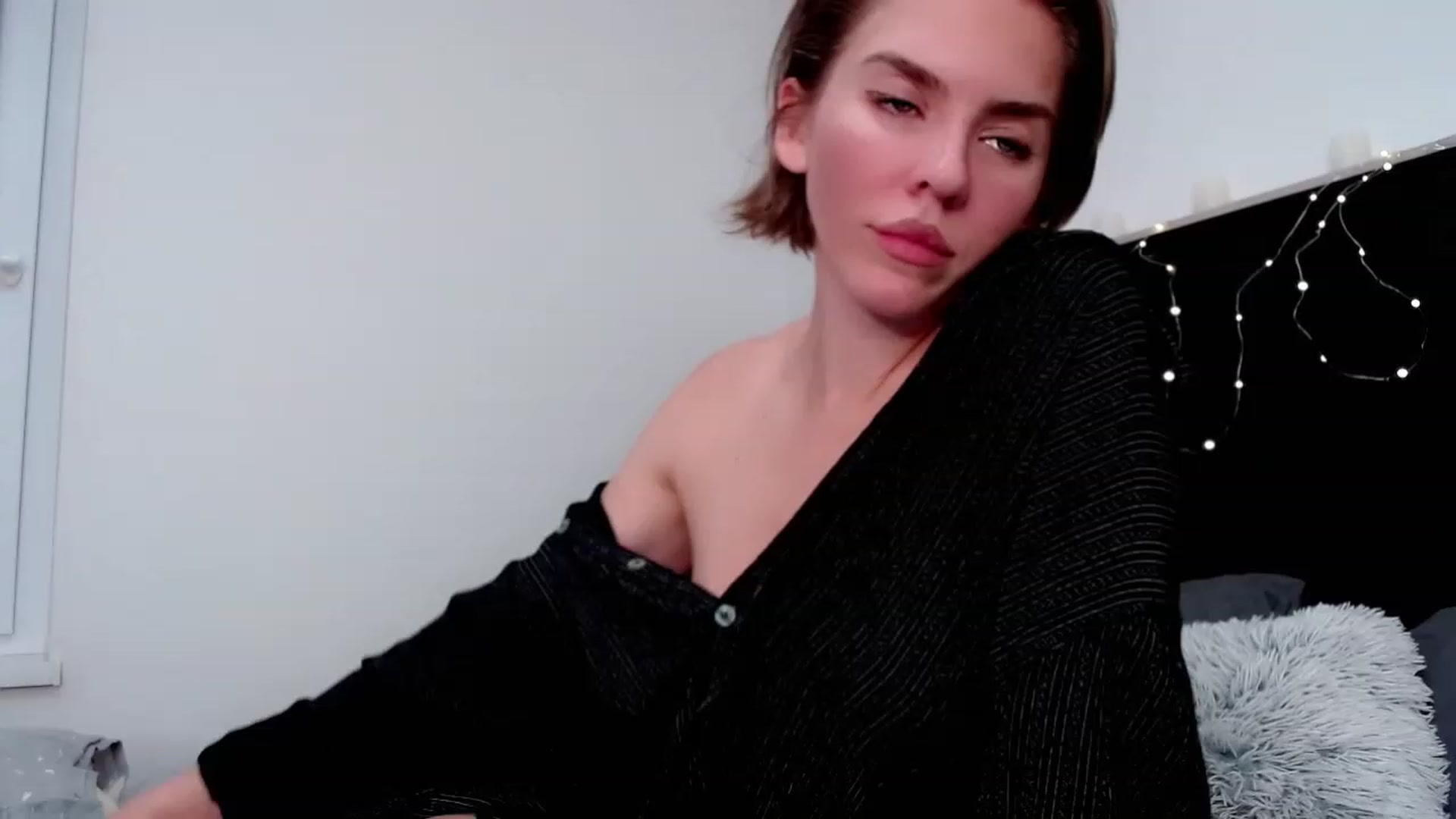 Gallery image thumbnail from K_I_A's myfreecams stream on, 12/02/2022, 19:38 image 3 of 20
