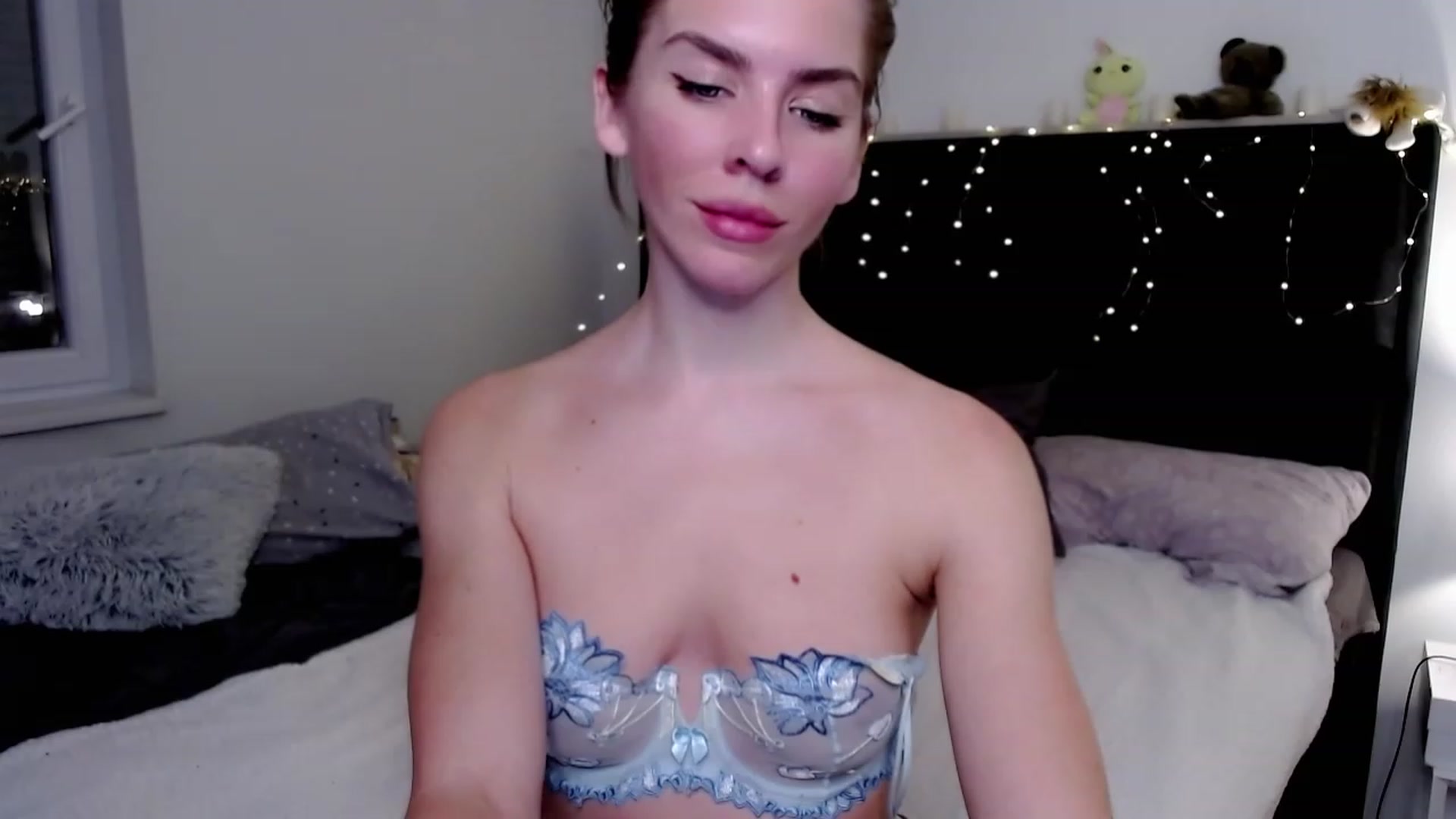 Gallery image thumbnail from K_I_A's myfreecams stream on, 02/06/2023, 21:05 image 7 of 20