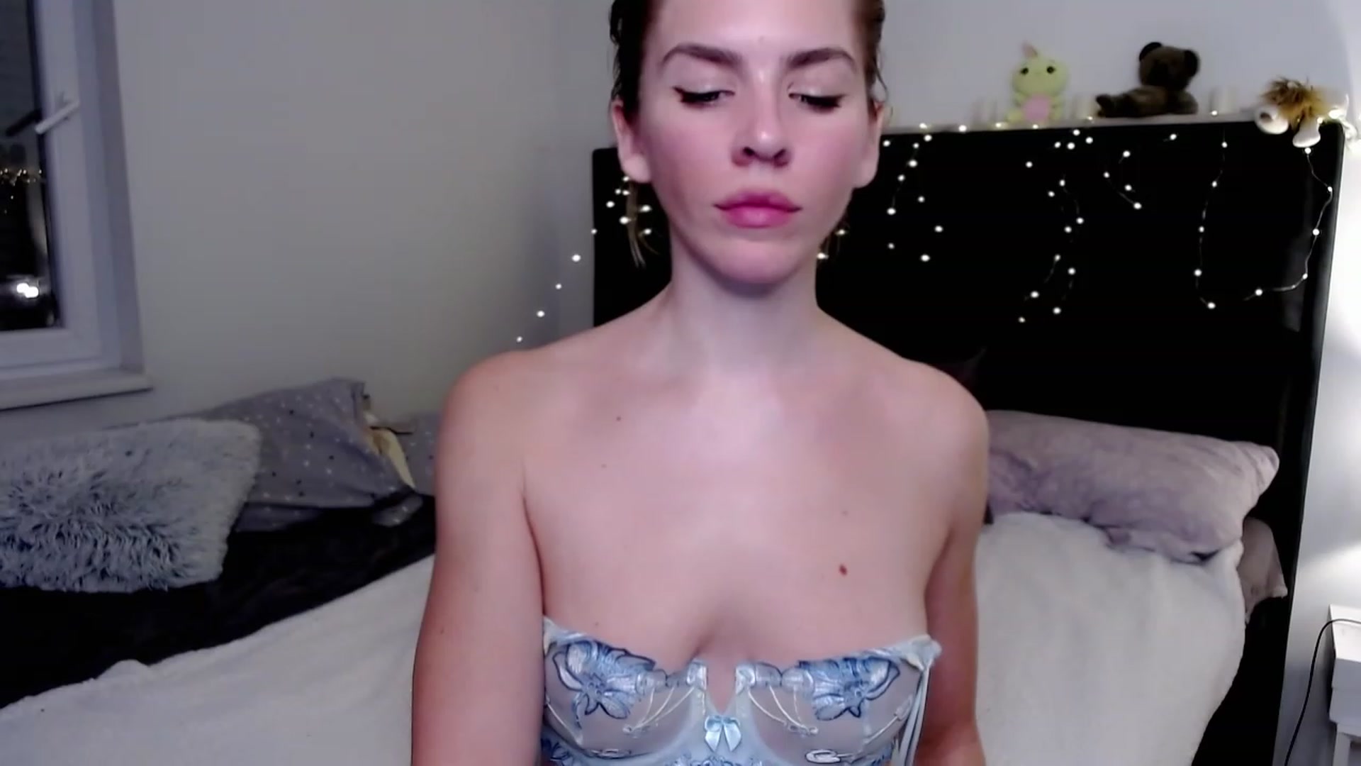 Gallery image thumbnail from K_I_A's myfreecams stream on, 02/06/2023, 21:05 image 16 of 20