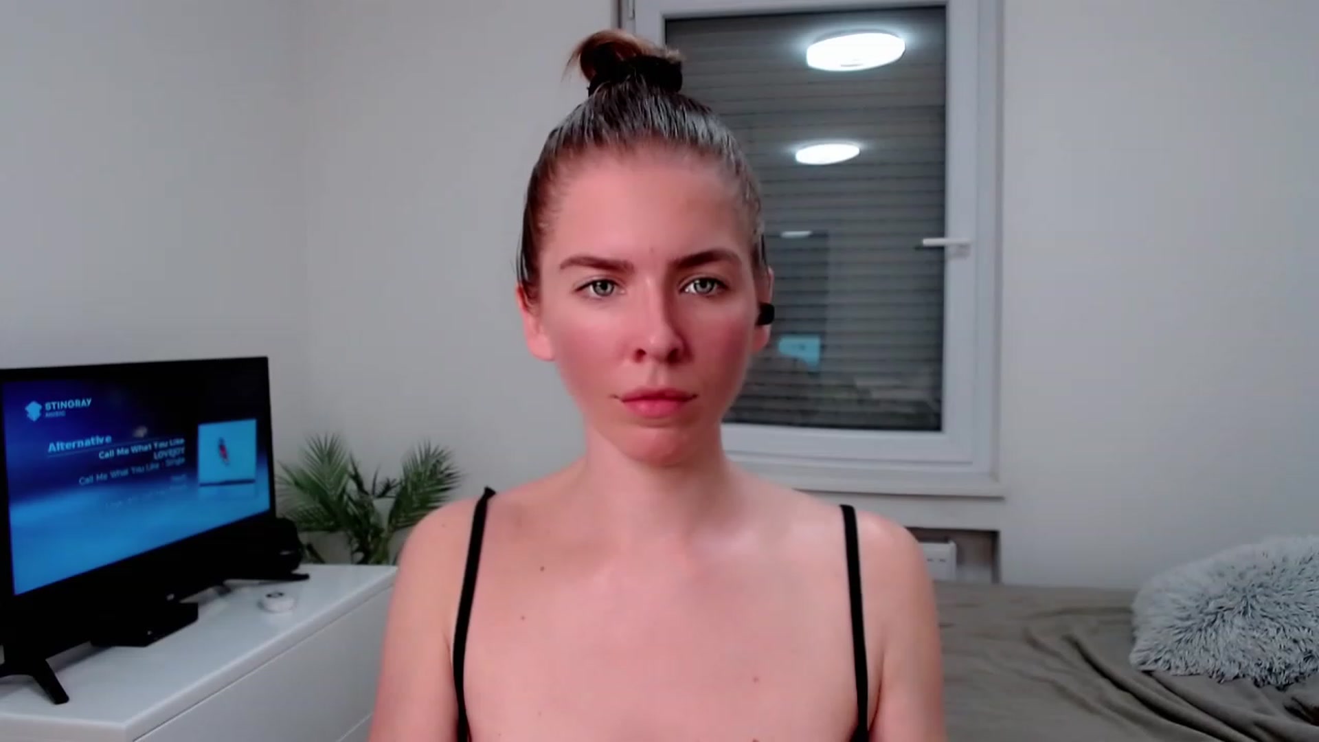 Gallery image thumbnail from K_I_A's myfreecams stream on, 05/03/2023, 18:30 image 9 of 20
