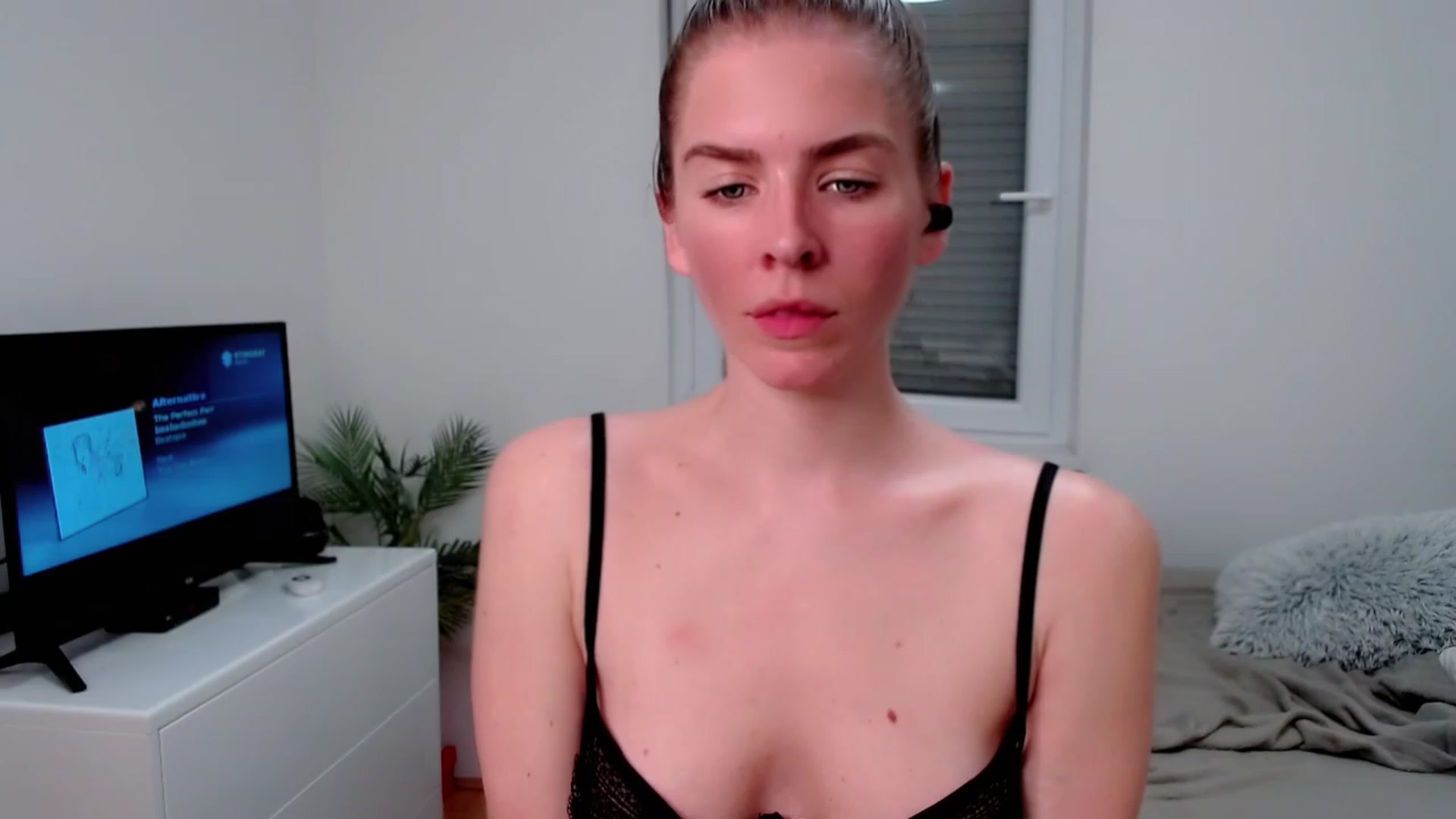 Gallery image thumbnail from K_I_A's myfreecams stream on, 05/03/2023, 19:46 image 6 of 20