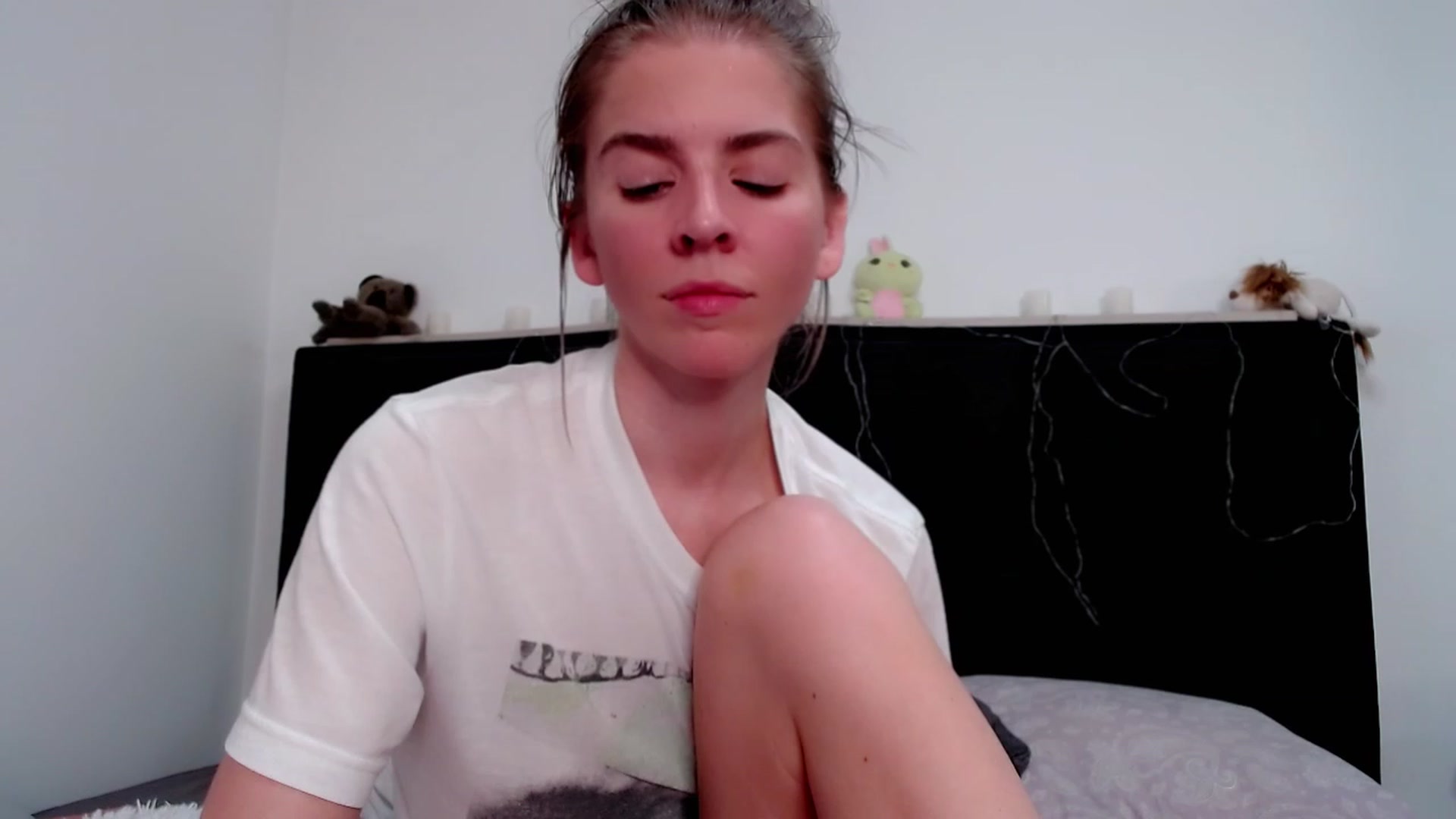 Gallery image thumbnail from K_I_A's myfreecams stream on, 05/16/2023, 19:23 image 18 of 20