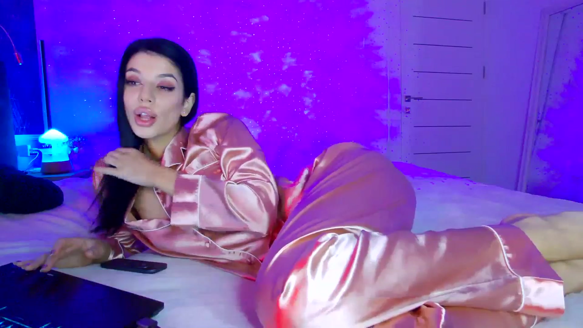 Gallery image thumbnail from K_KalIySya_S's myfreecams stream on, 01/18/2024, 19:14 image 10 of 20