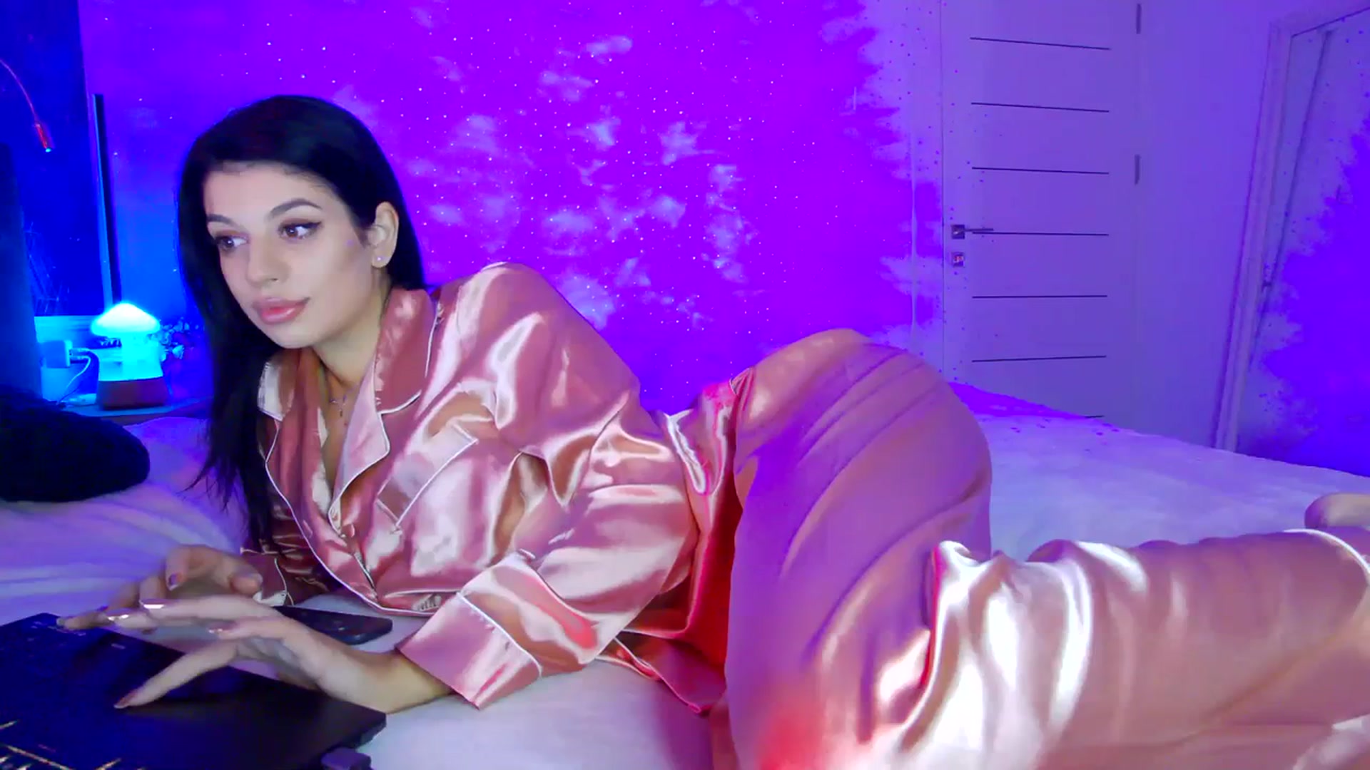 Gallery image thumbnail from K_KalIySya_S's myfreecams stream on, 01/18/2024, 19:14 image 8 of 20