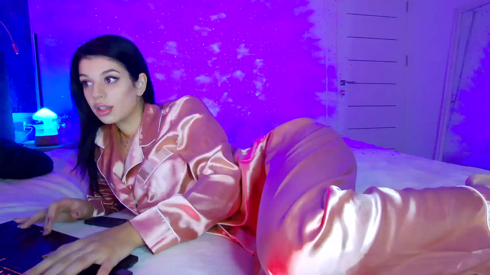 Gallery image thumbnail from K_KalIySya_S's myfreecams stream on, 01/18/2024, 19:14 image 7 of 20